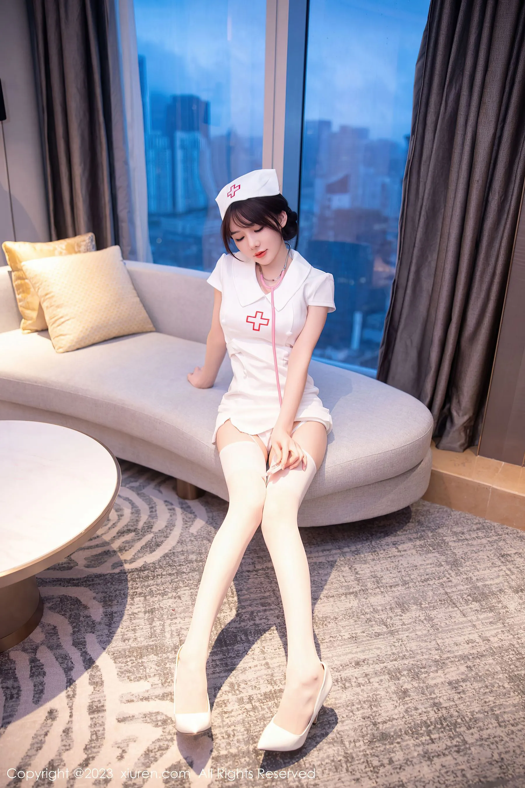  秀人网 No.6221 婠婠么 护士服丝袜第27张