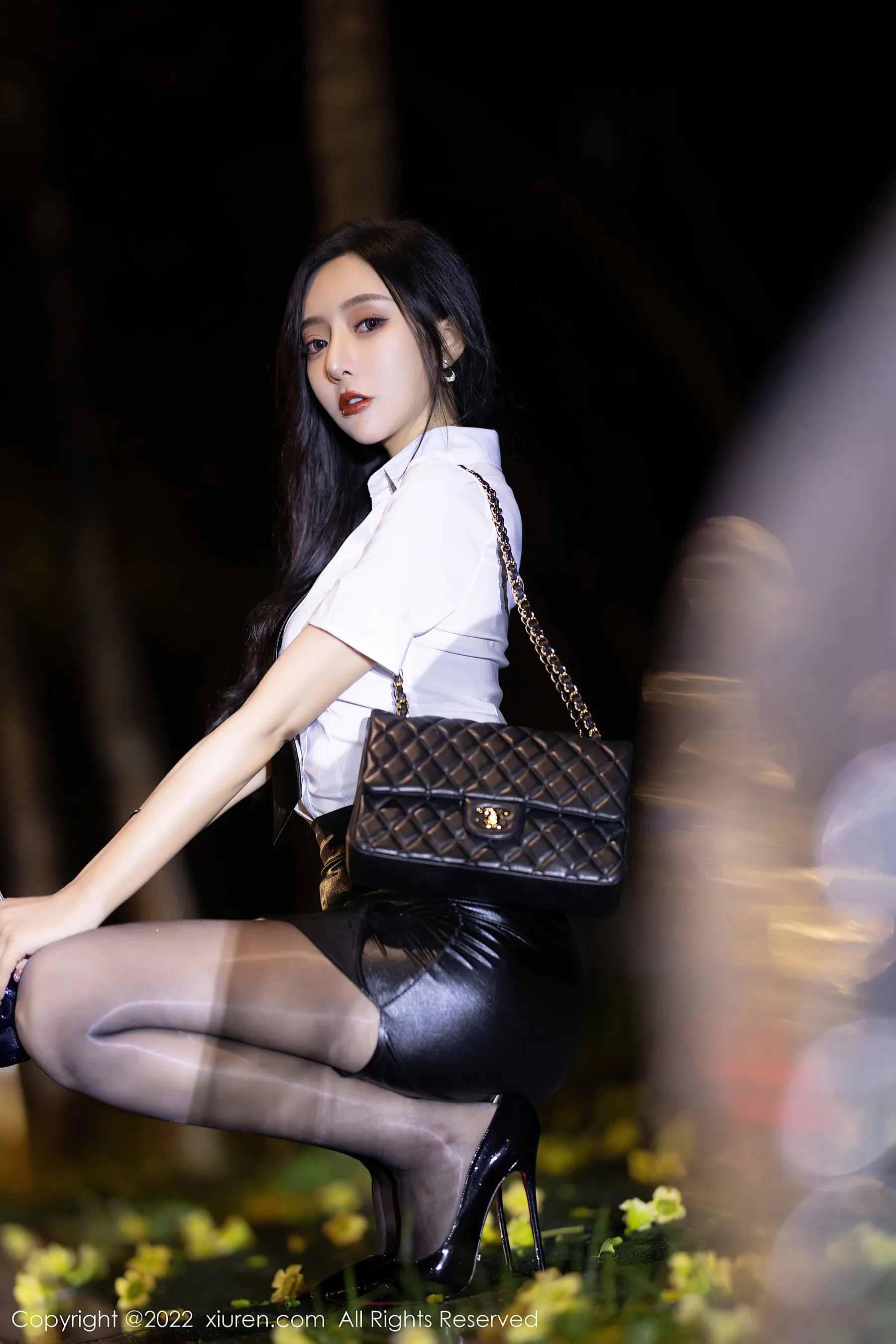  秀人网 No.4879 王馨瑶yanni 黑丝美腿短裙私拍第15张