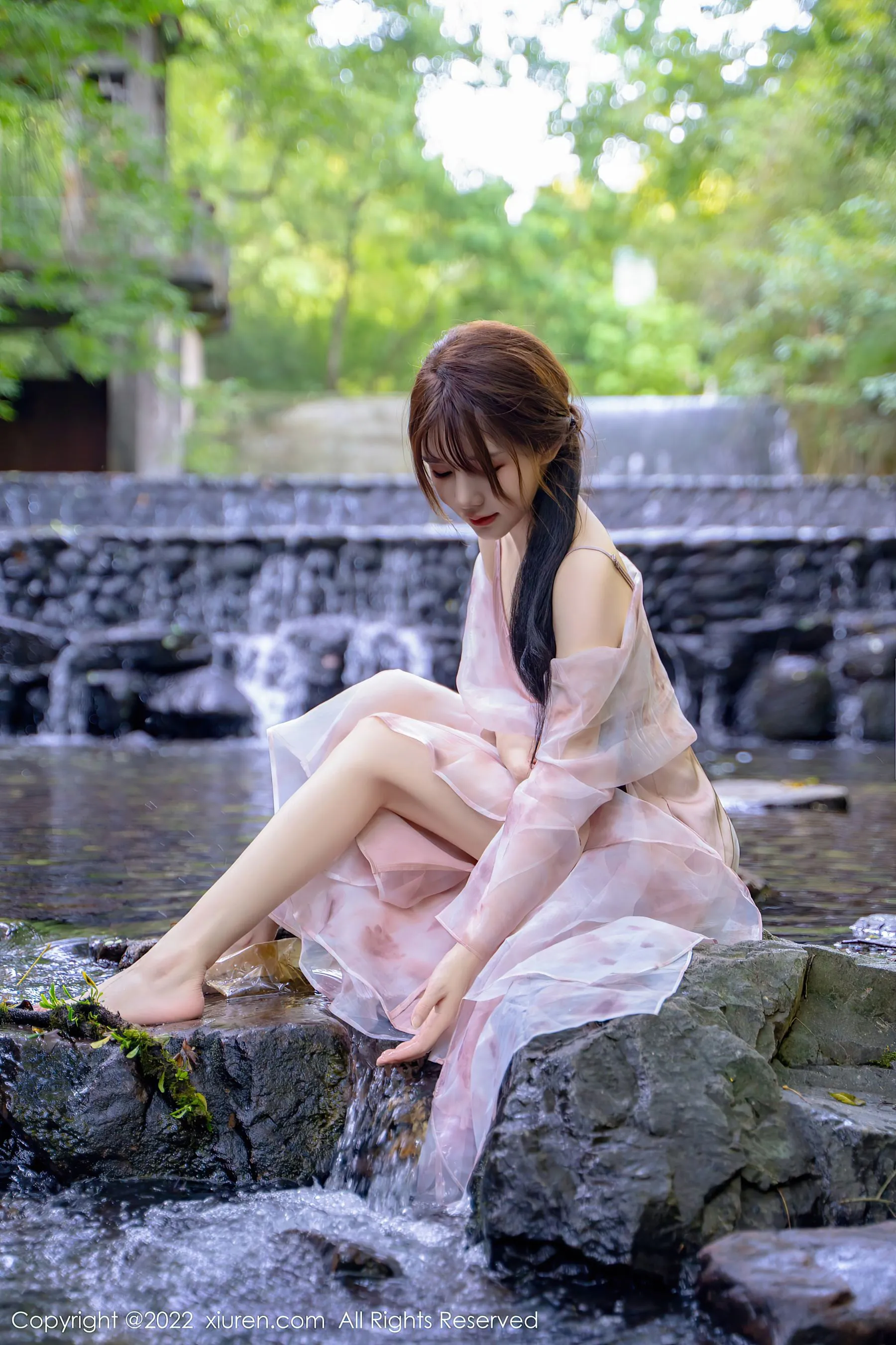  秀人网 No.5690 婠婠么 美腿长裙第3张