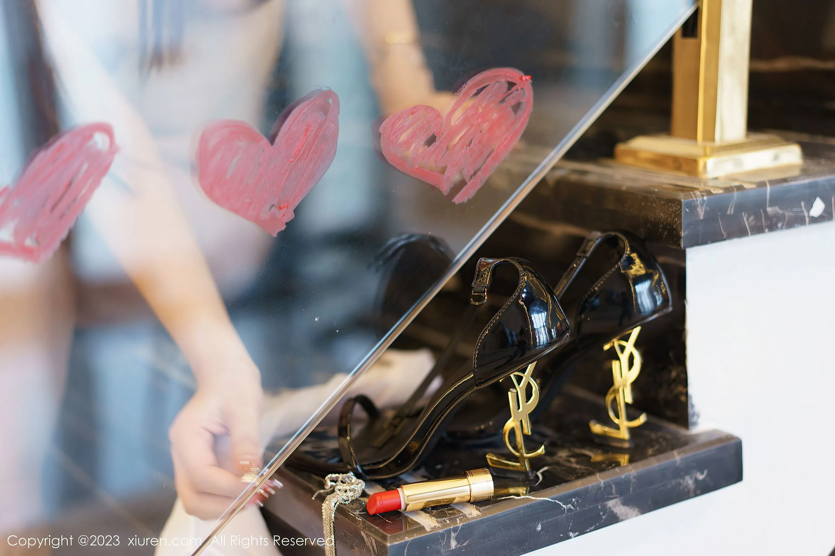  秀人网 No.6319 laura阿姣 丝袜美腿第21张