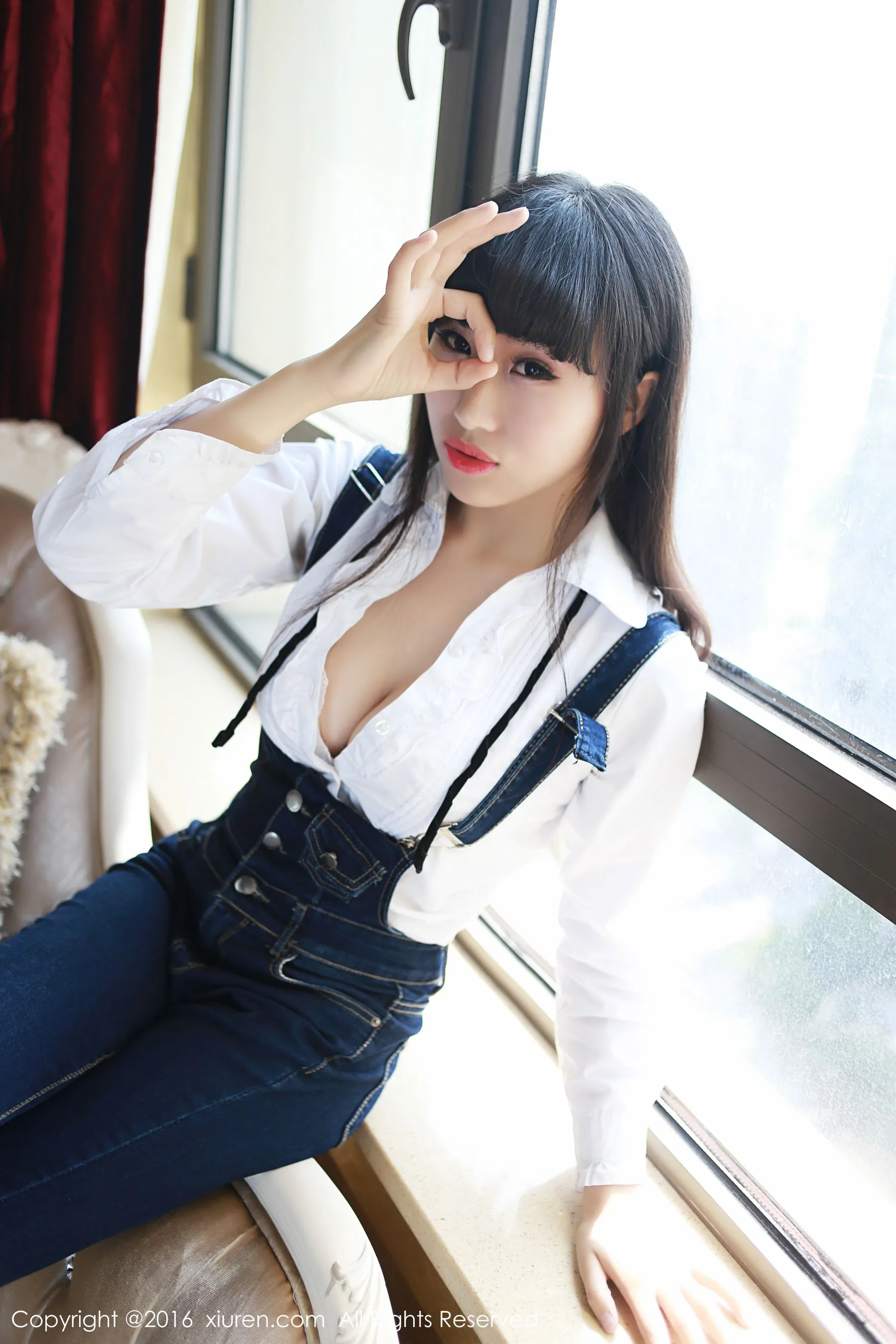  月音瞳《来自武汉的童颜巨乳妹子》 秀人网 No.520第3张