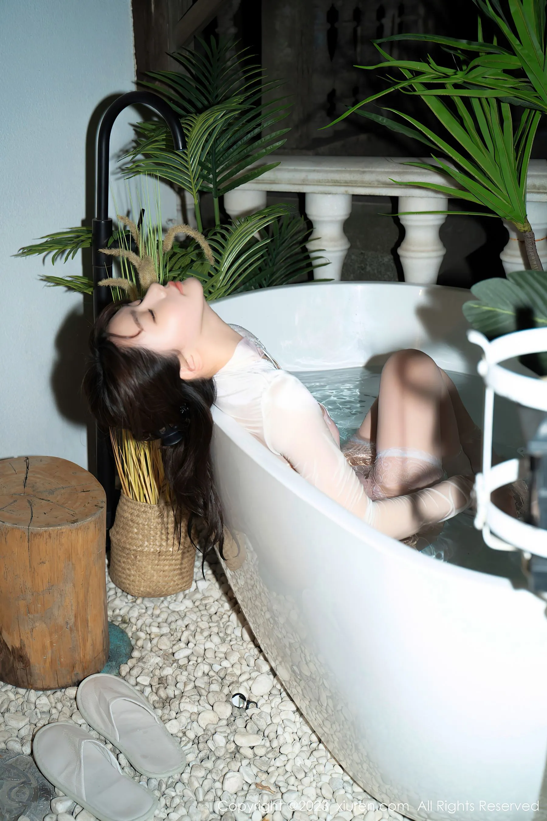  秀人网 No.6489 婠婠么 丝袜美腿第11张