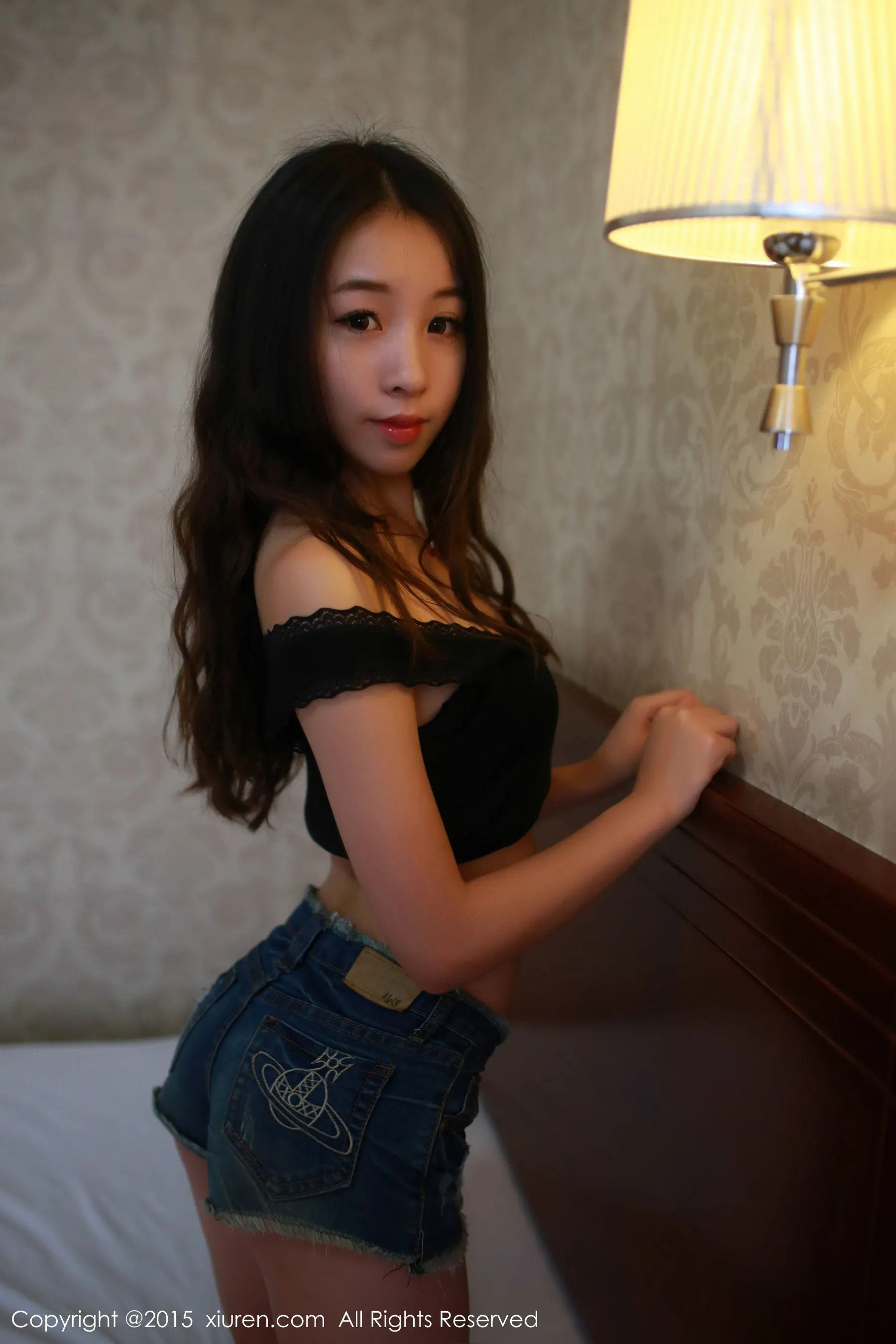 梓萱Crystal《连衣裙+热裤+网袜制服》 秀人网 No.347第8张