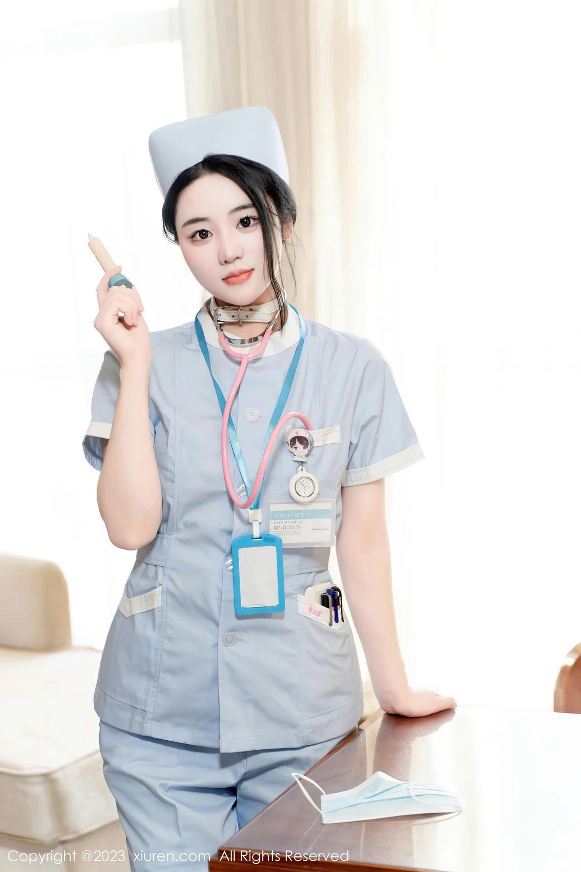  XiuRen 秀人 No.6868 汐汐爱吃草莓 护士身体柔韧软妹子 [63P]第3张