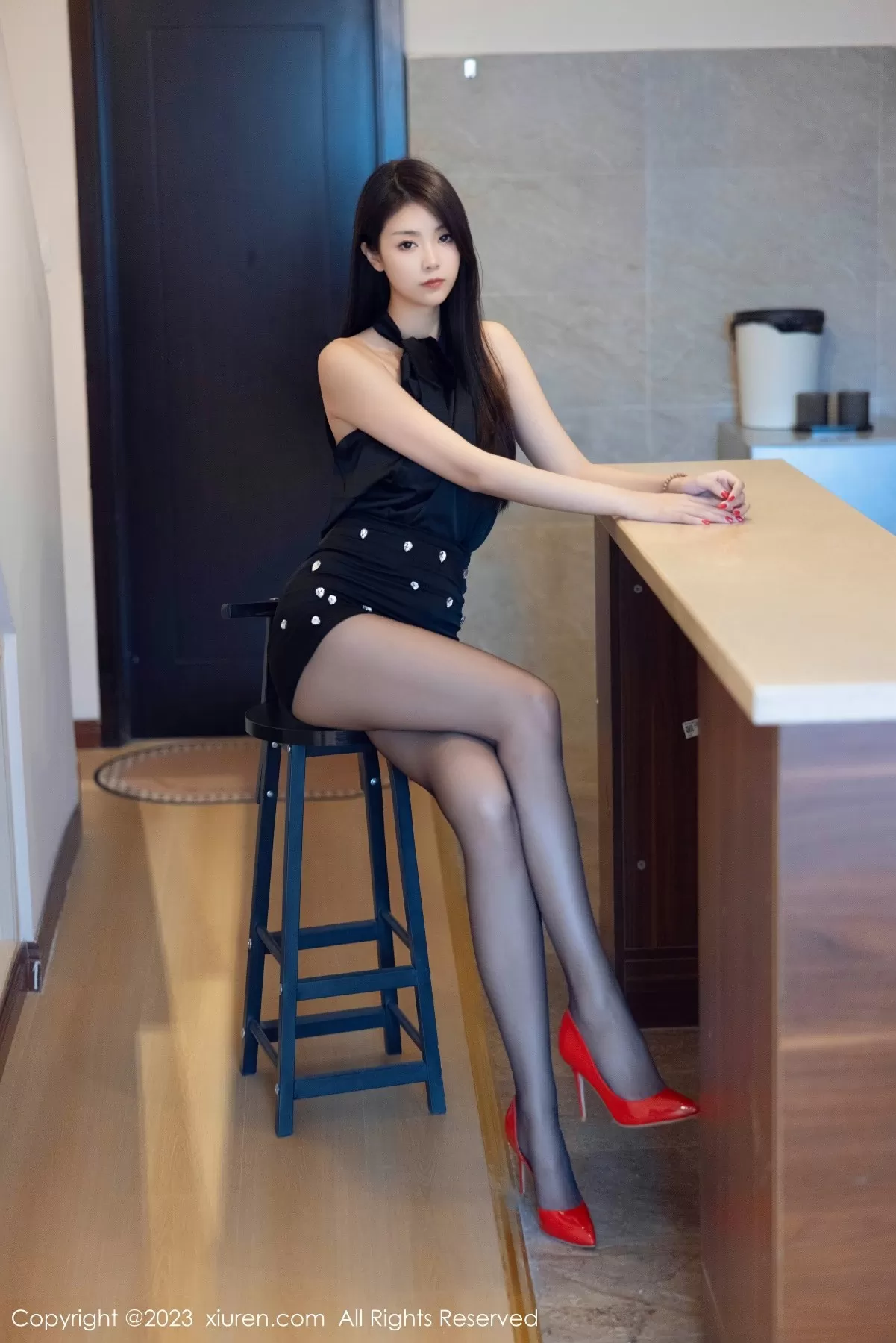  XiuRen 秀人 No.7535 可樂Vicky [82P]第2张