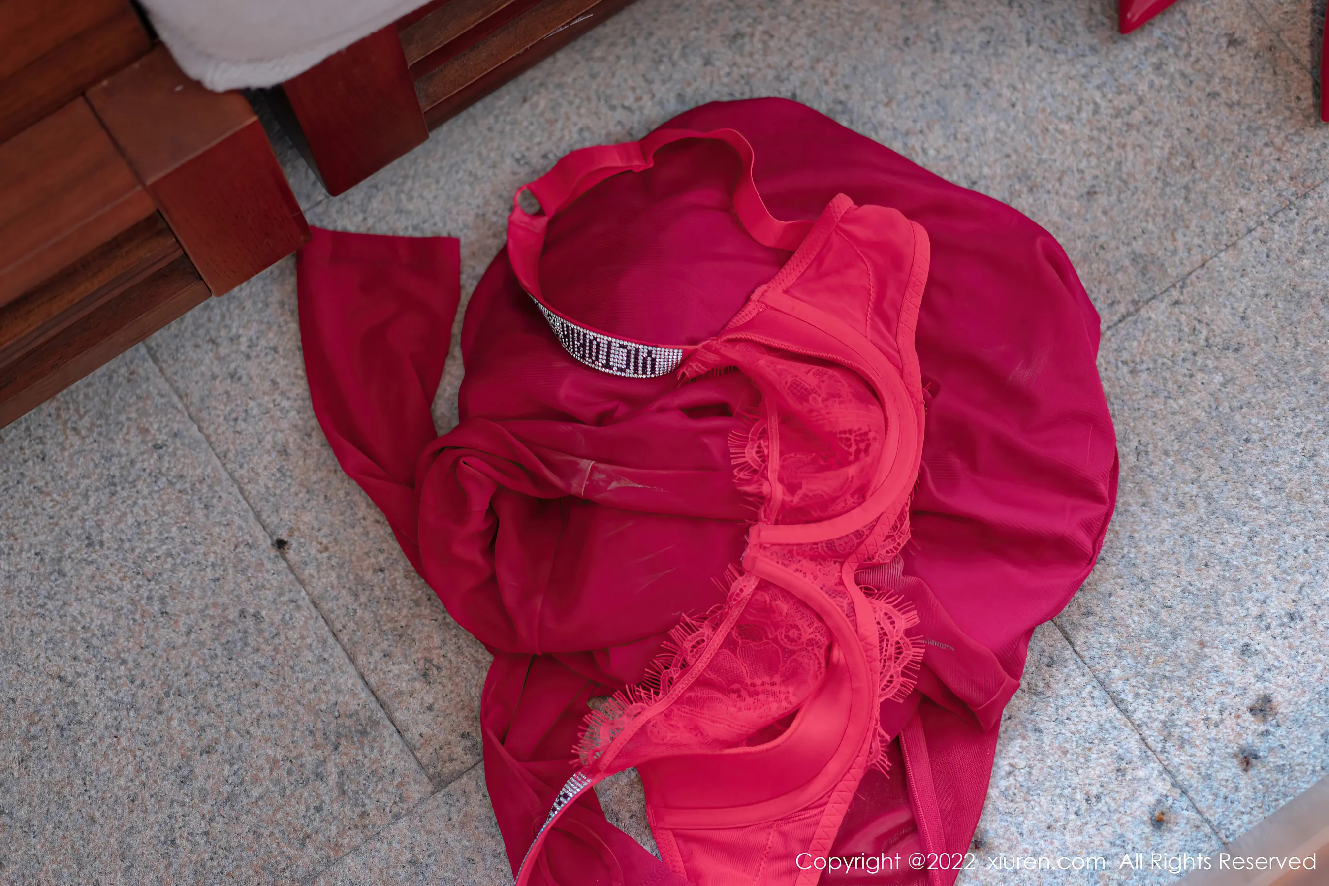  秀人网 No.4580 允爾 丝袜短裙丰满御姐第12张