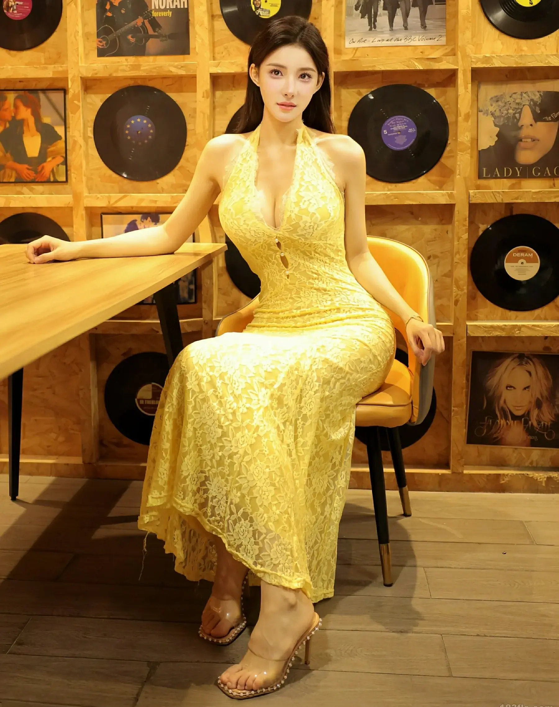  秀人网 No.10715 梨霜儿 [78P]第2张