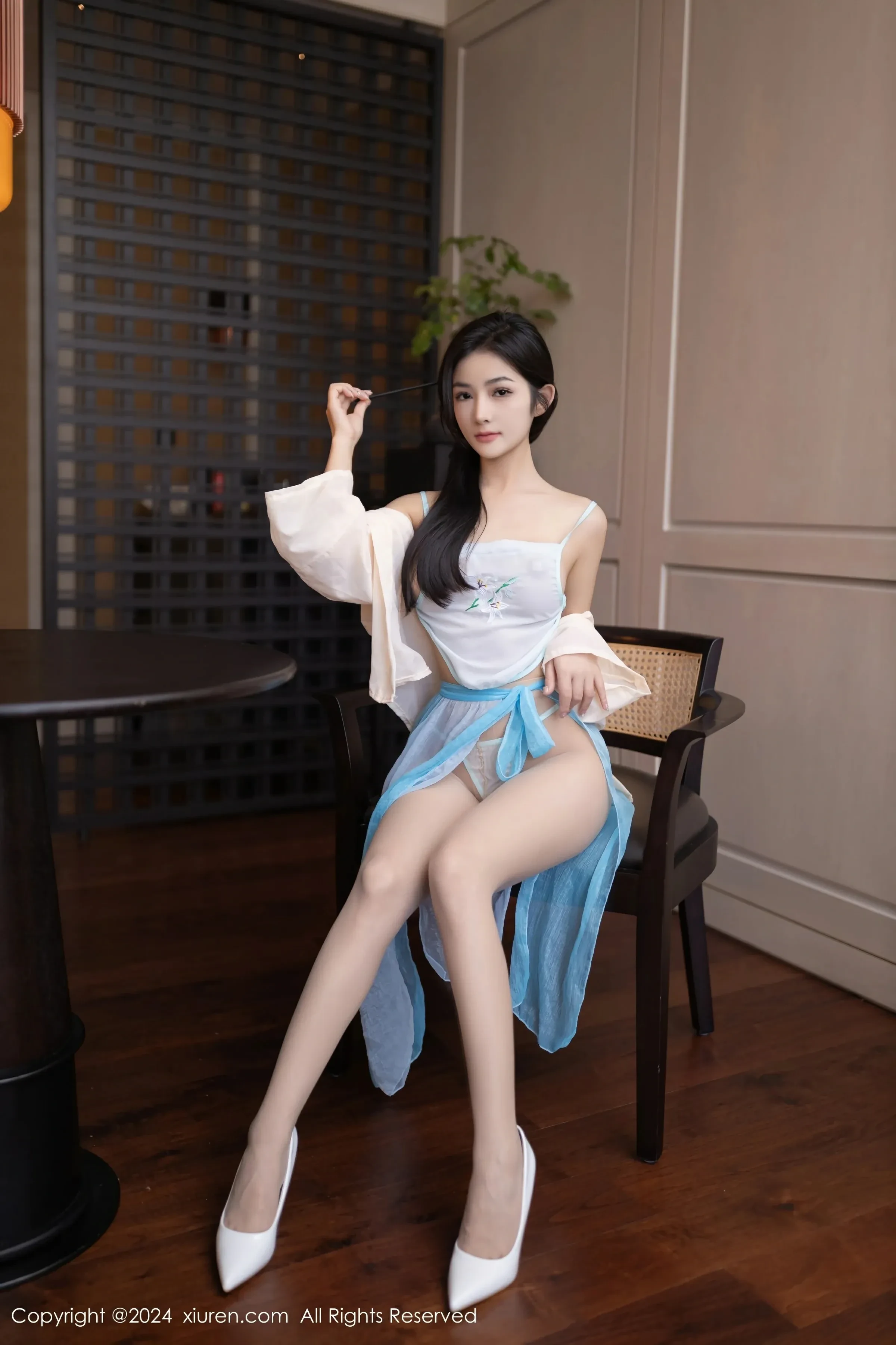  XiuRen 秀人 No.8691 谭小灵 [80P]第2张