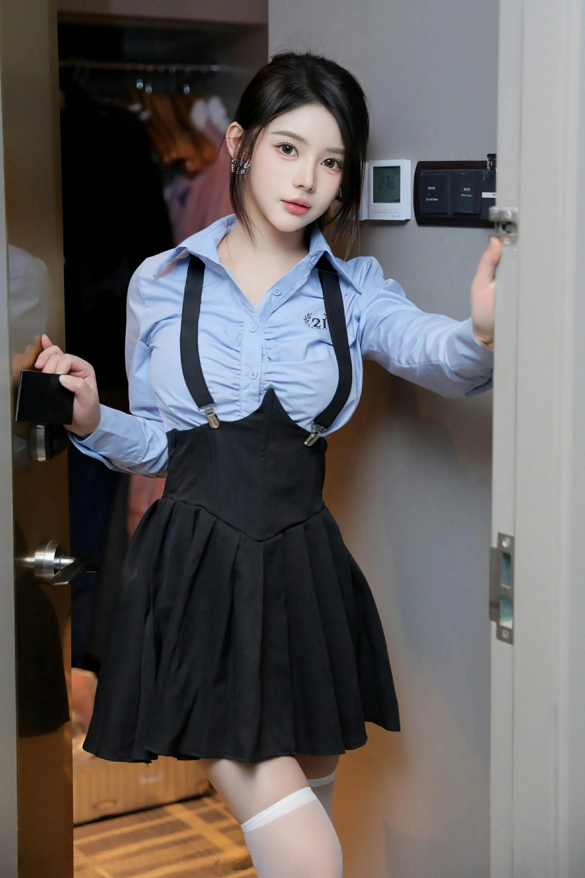  XiuRen 秀人 No.9819 爱酱里 [80P]第3张