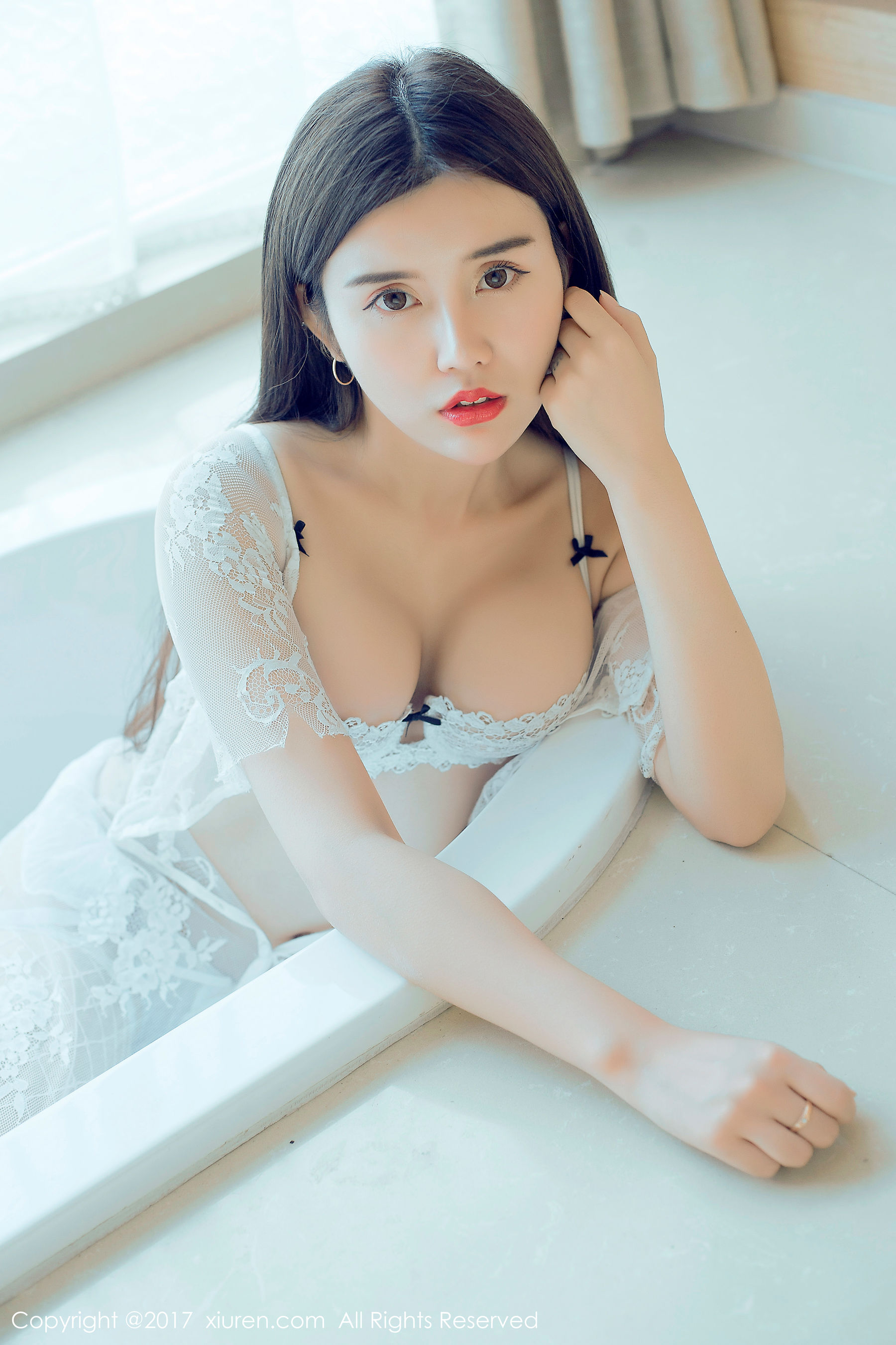  兔子NINA《青春的诱惑和妩媚》 XiuRen 秀人网 NO.813