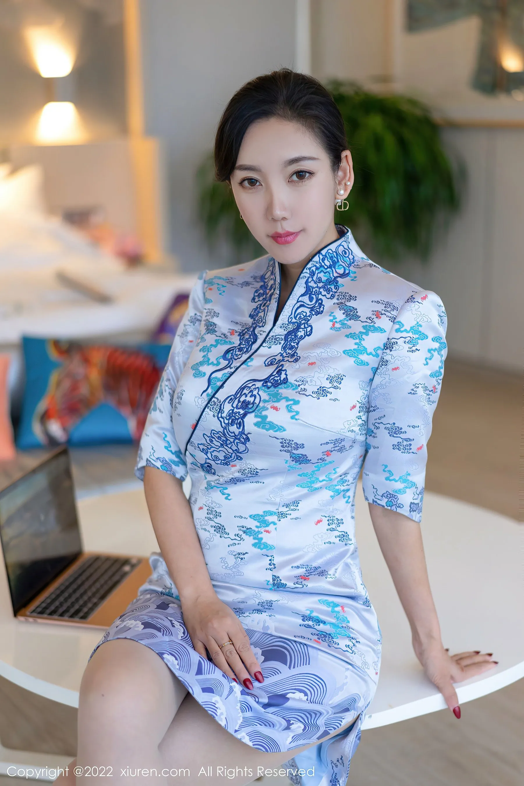  秀人网 No.4613 艾静香 御姐旗袍三亚旅拍