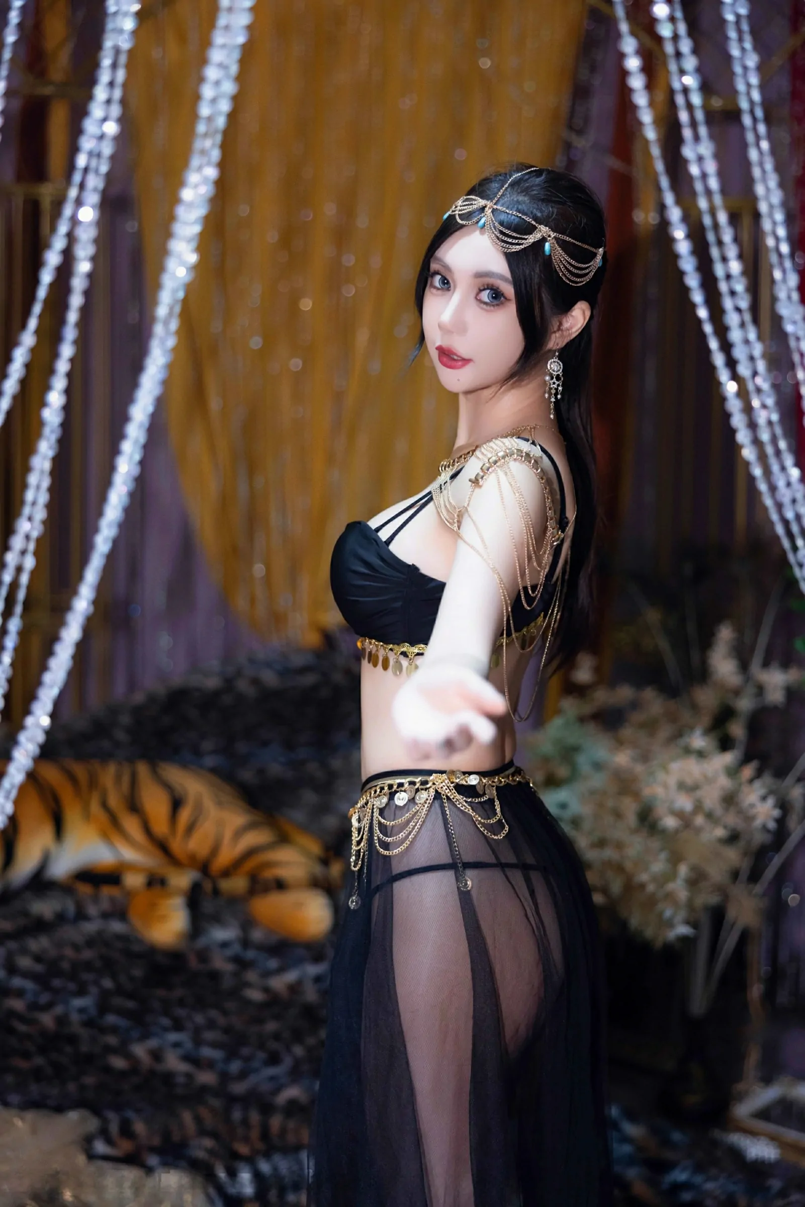  XiuRen 秀人 No.10018 绮里嘉ula [79P]第2张