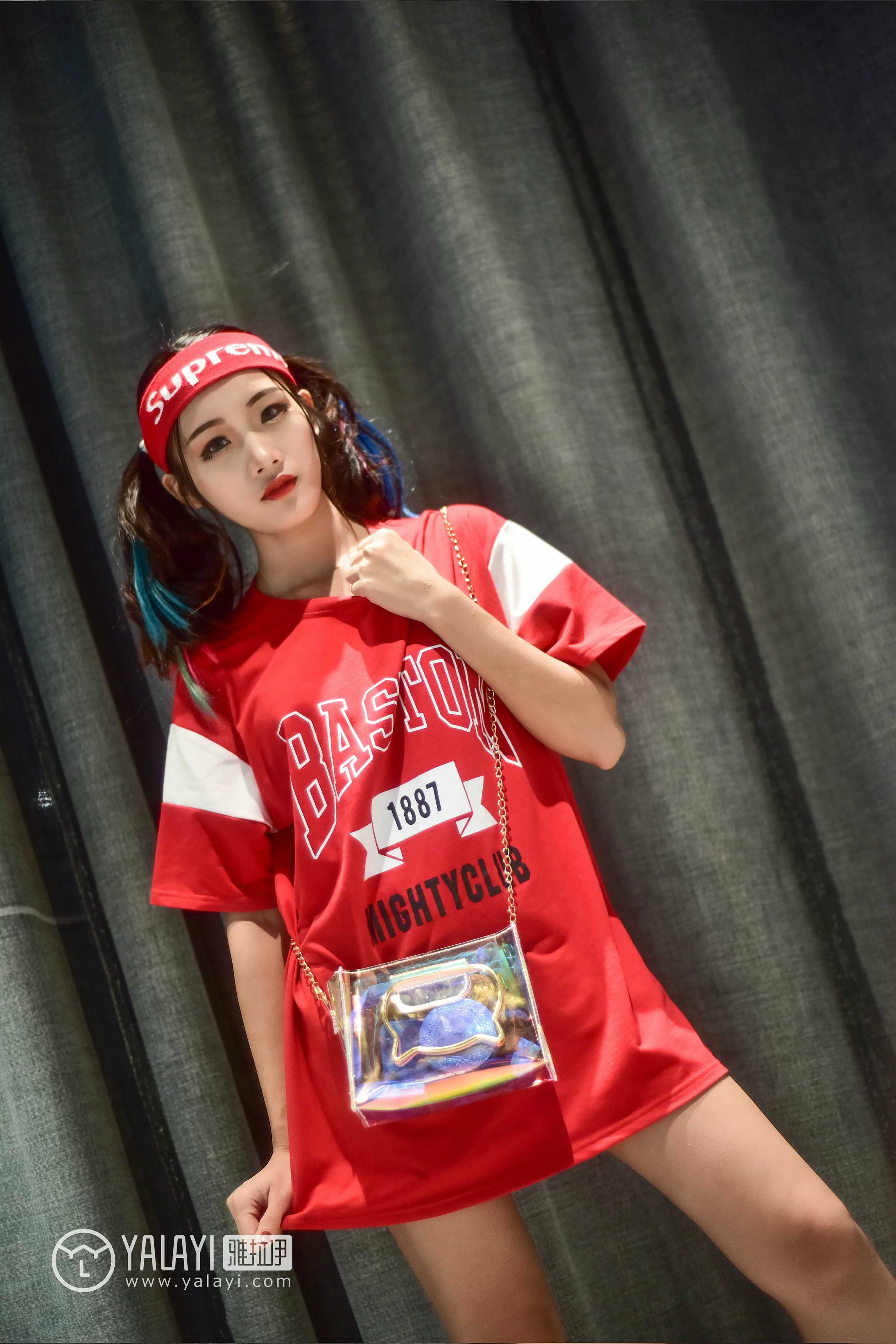 [YALAYI雅拉伊]NO.031 周末时光 兔洱 红色短袖加牛仔热裤性感私房写真集第5张