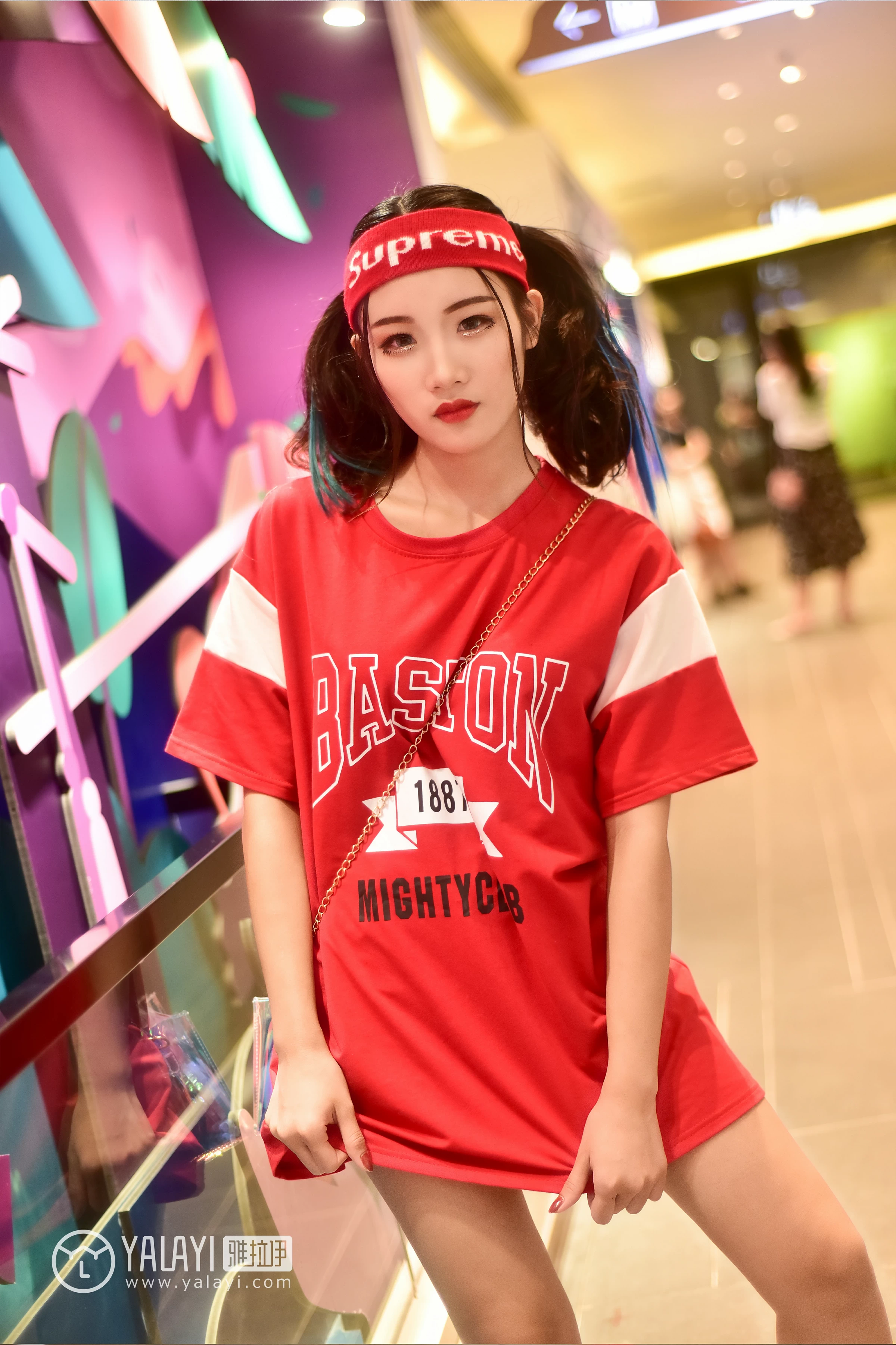 [YALAYI雅拉伊]NO.031 周末时光 兔洱 红色短袖加牛仔热裤性感私房写真集第7张