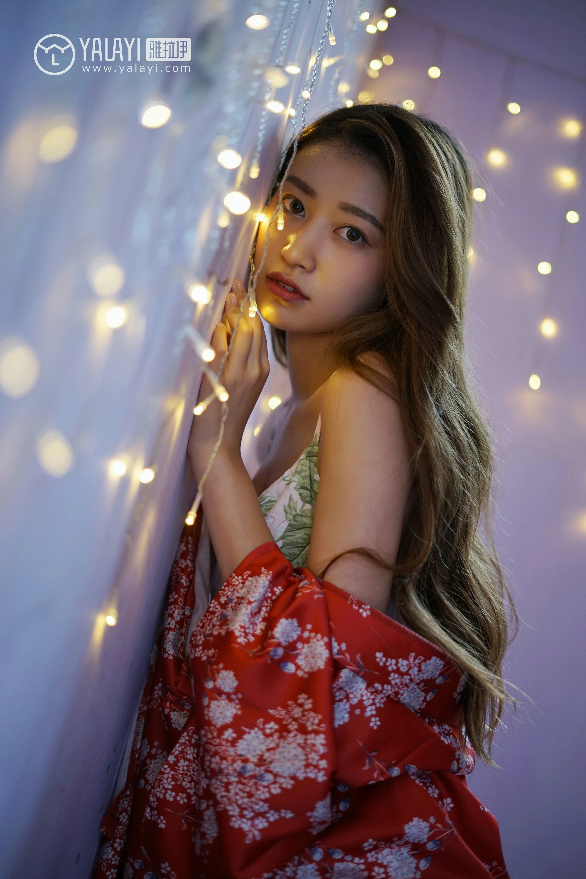 [YALAYI雅拉伊]NO.035 下雨天你在思念谁 饰媛 红色睡衣加粉色吊带连衣裙性感私房写真集第5张