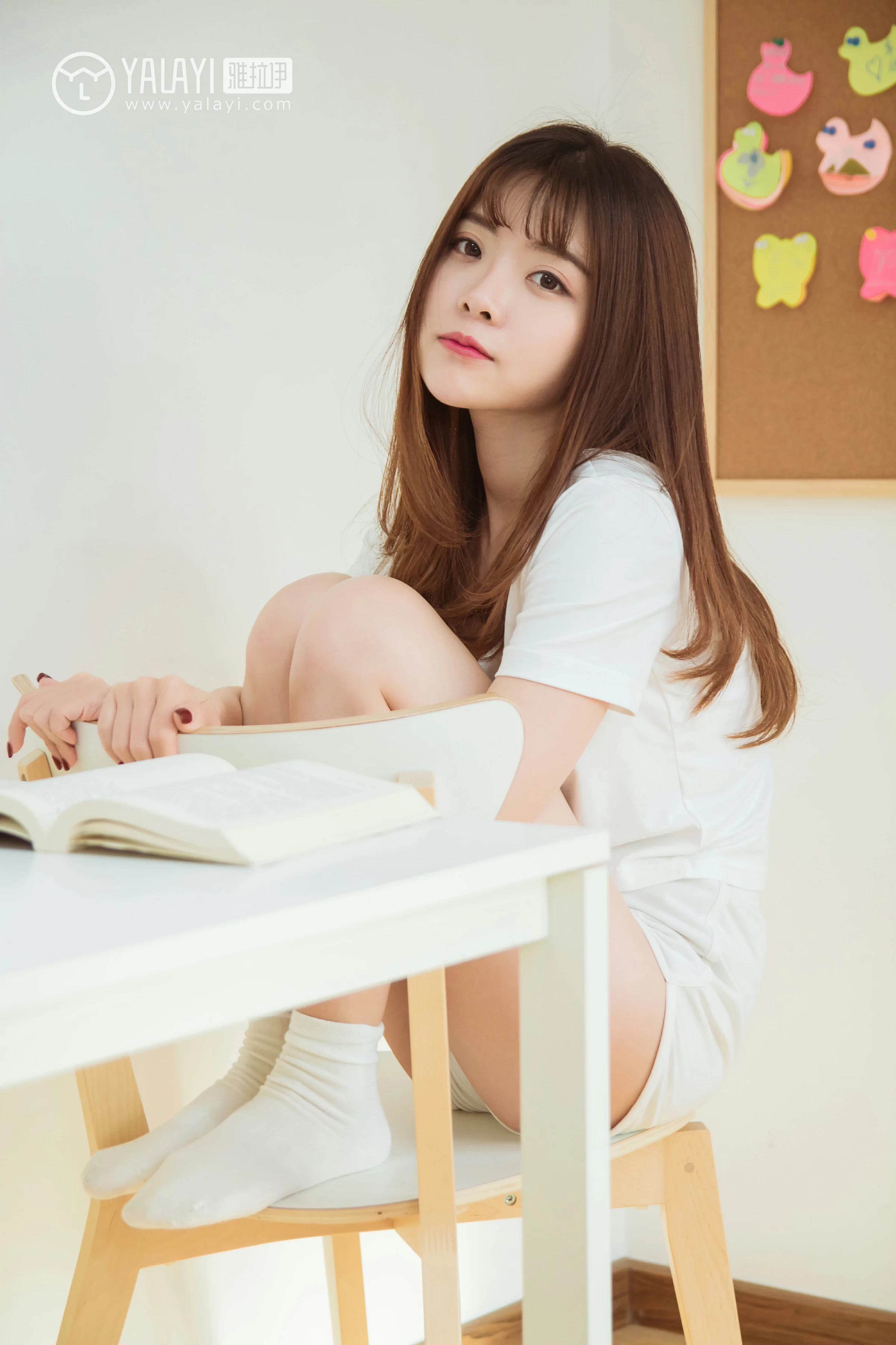 [YALAYI雅拉伊]NO.036 小美好 阳阳 白色衬衫与短袖加白色短裤性感私房写真集第10张