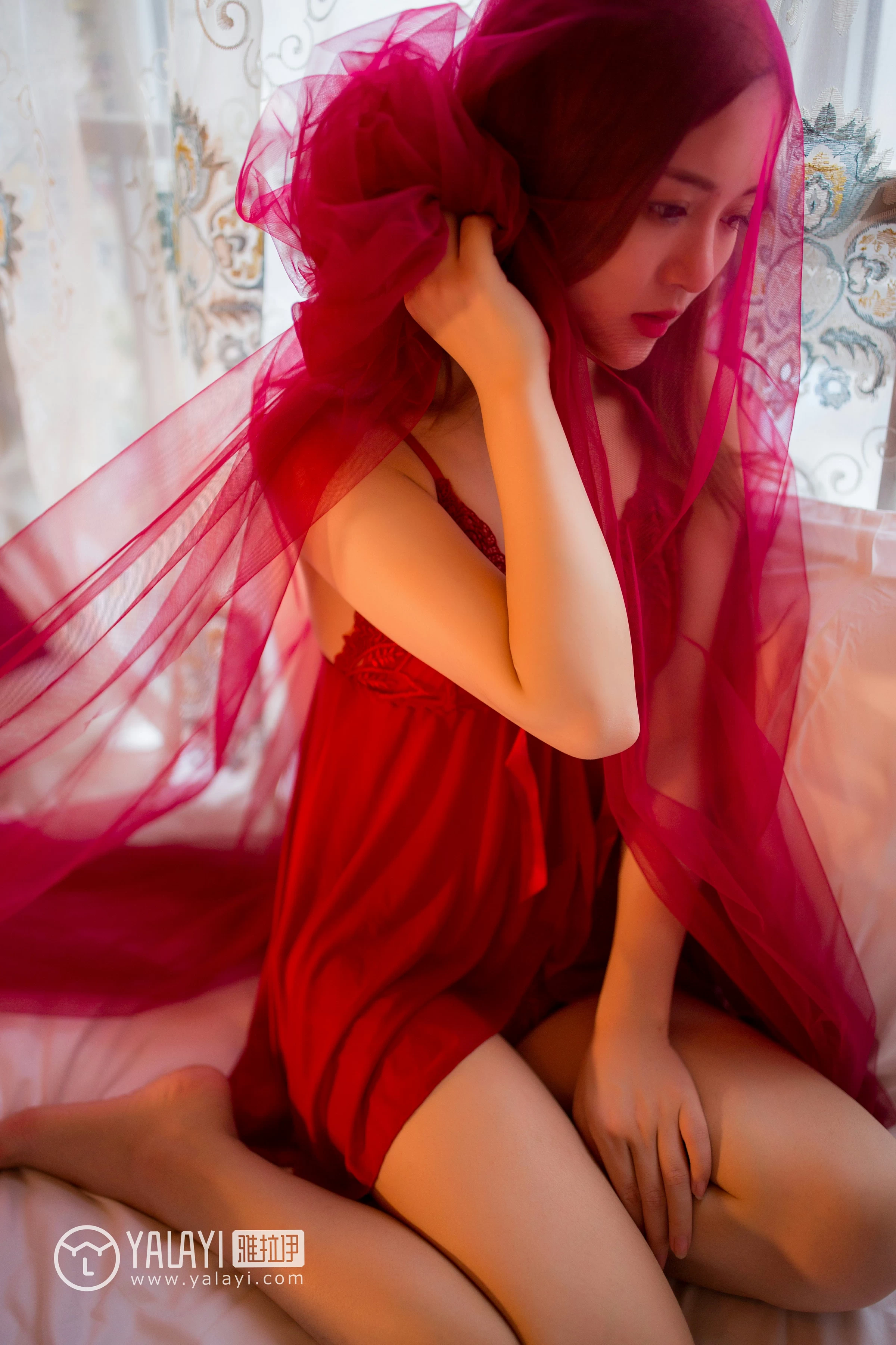 [YALAYI雅拉伊]NO.044 遗落红紗 赵欣怡 红色吊带蕾丝睡衣裙性感私房写真集第7张