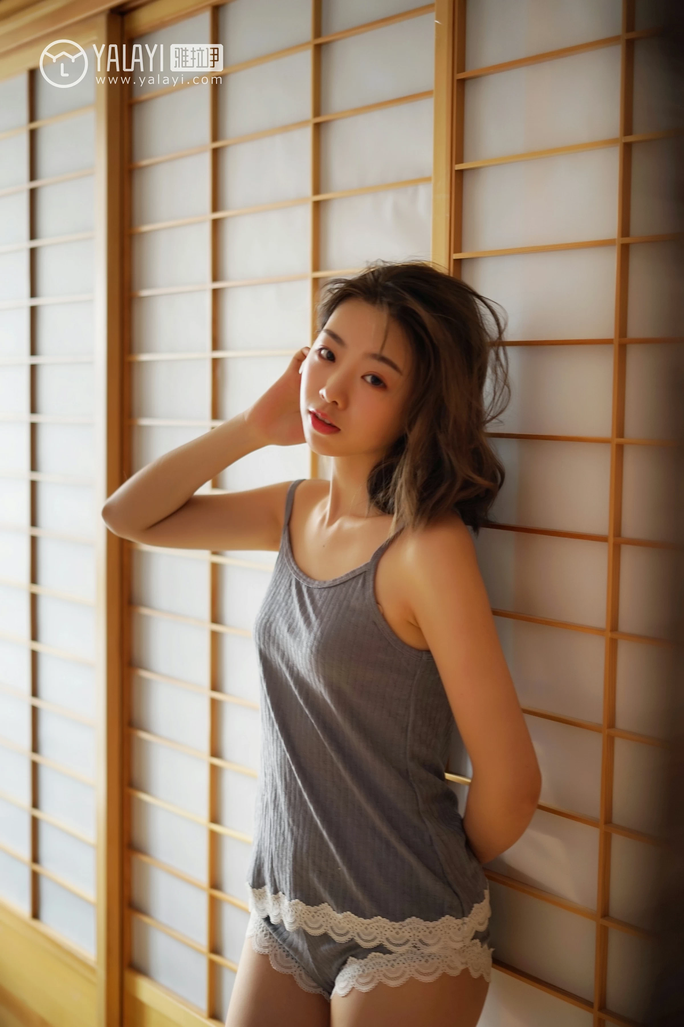 [YALAYI雅拉伊]NO.053 要有光 严冰冰 黑色透视睡衣加白色情趣镂空内衣性感私房写真集第18张