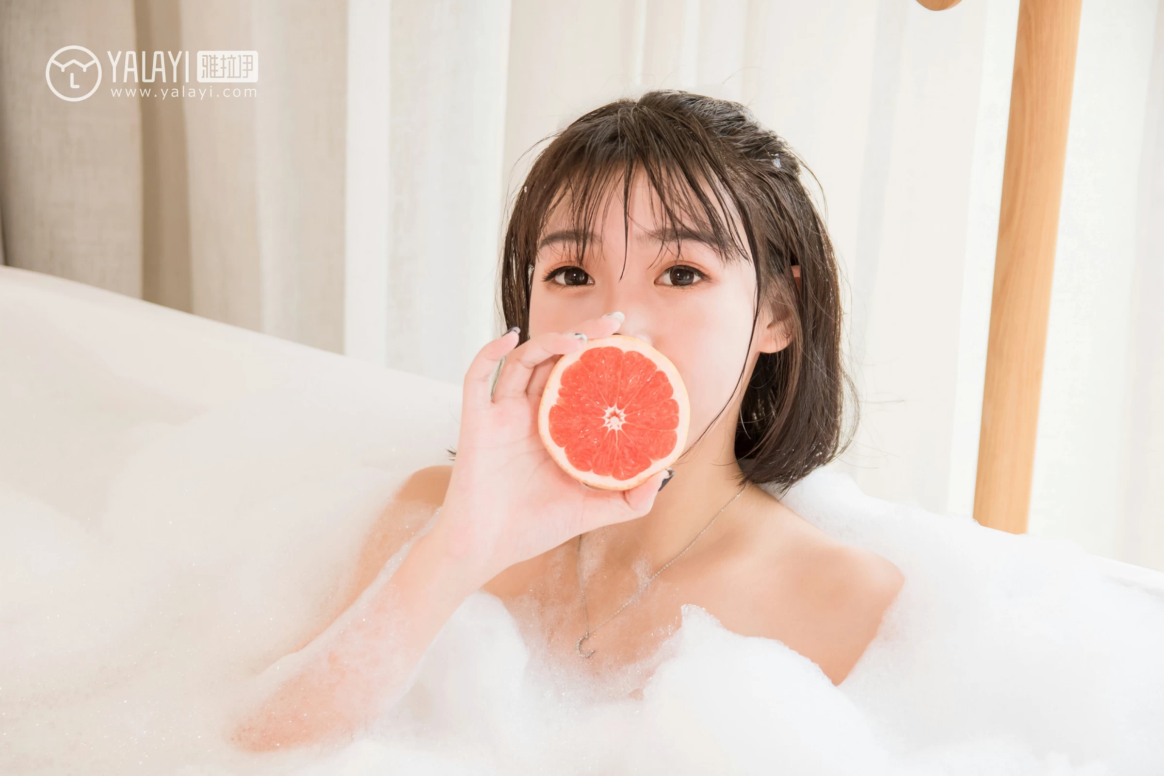 [YALAYI雅拉伊]NO.063 早晨 小杨 白色透视蕾丝连衣裙性感私房写真集第16张