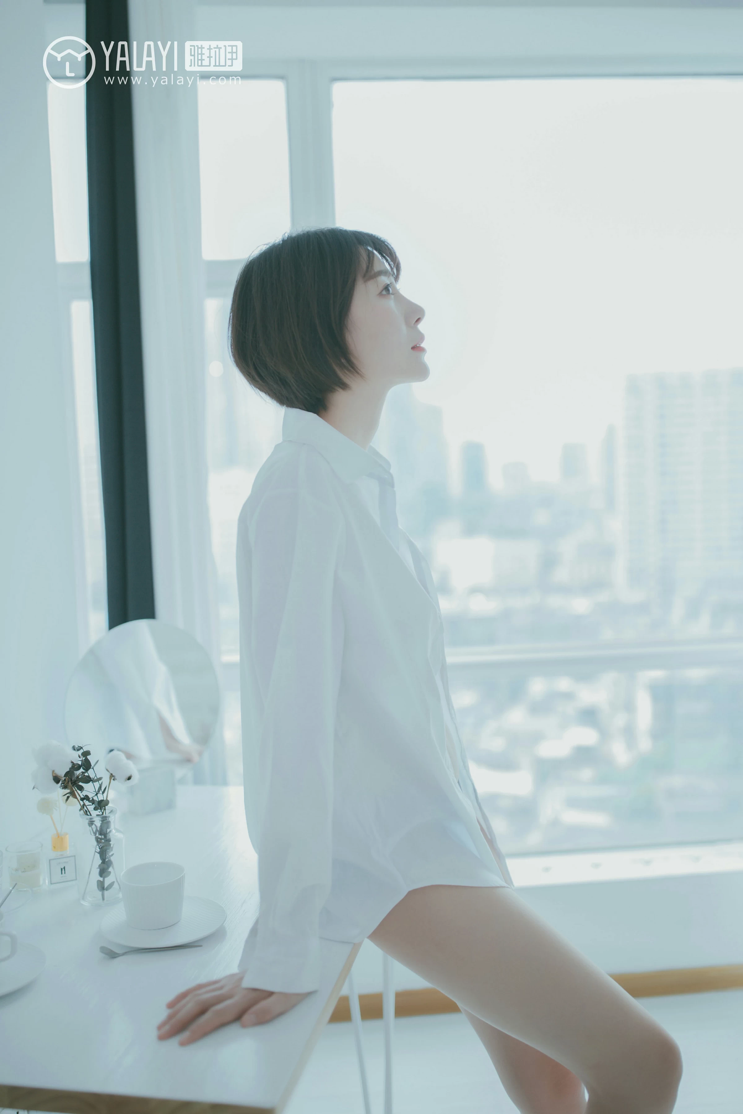 [YALAYI雅拉伊]NO.077 美丽如你 静静 白色衬衫与半裸性感玉体私房写真集第3张