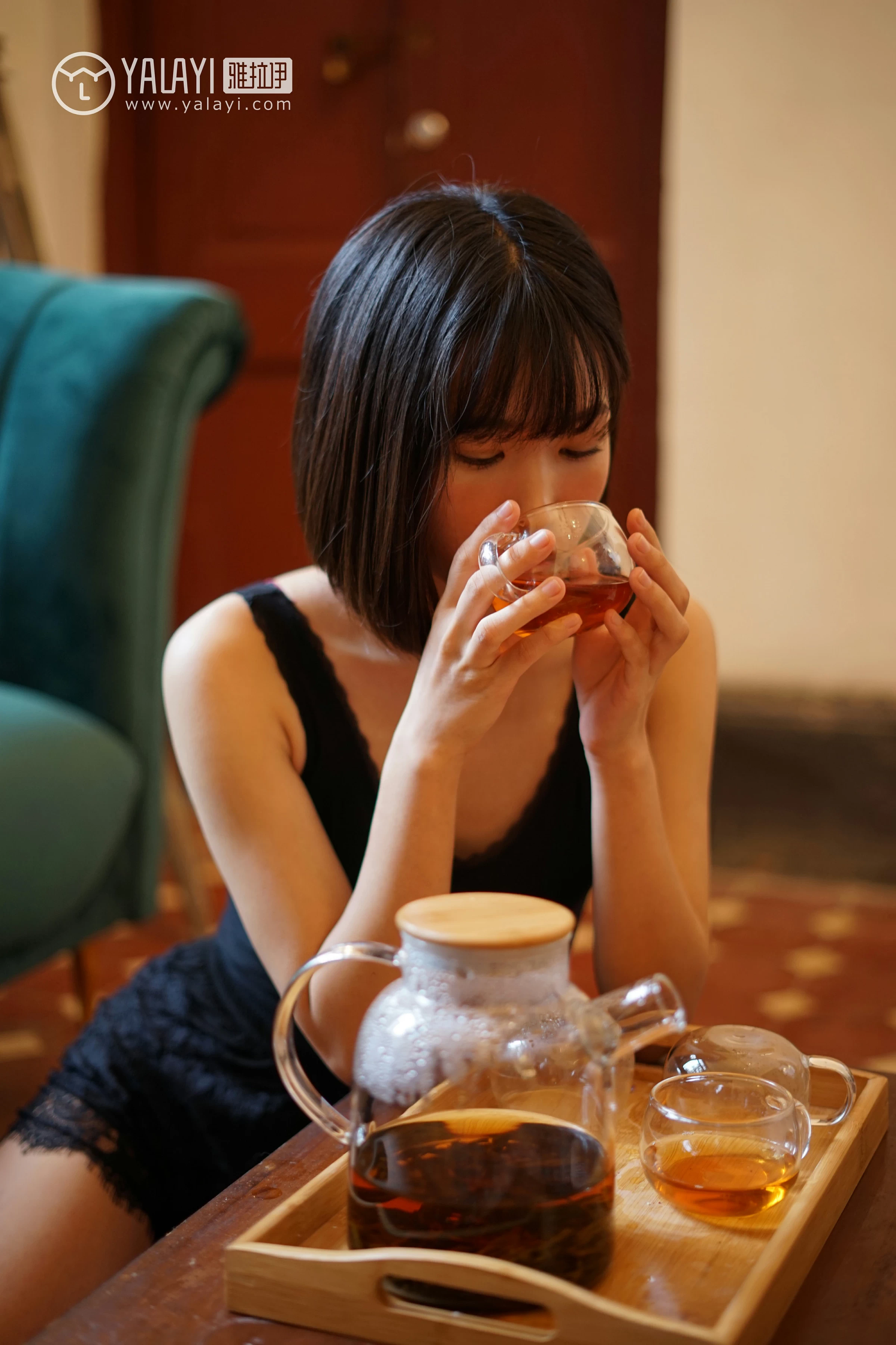 [YALAYI雅拉伊]NO.084 淤青 公主小兔子 黑色透视上衣加蕾丝镂空短裤性感私房写真集第7张