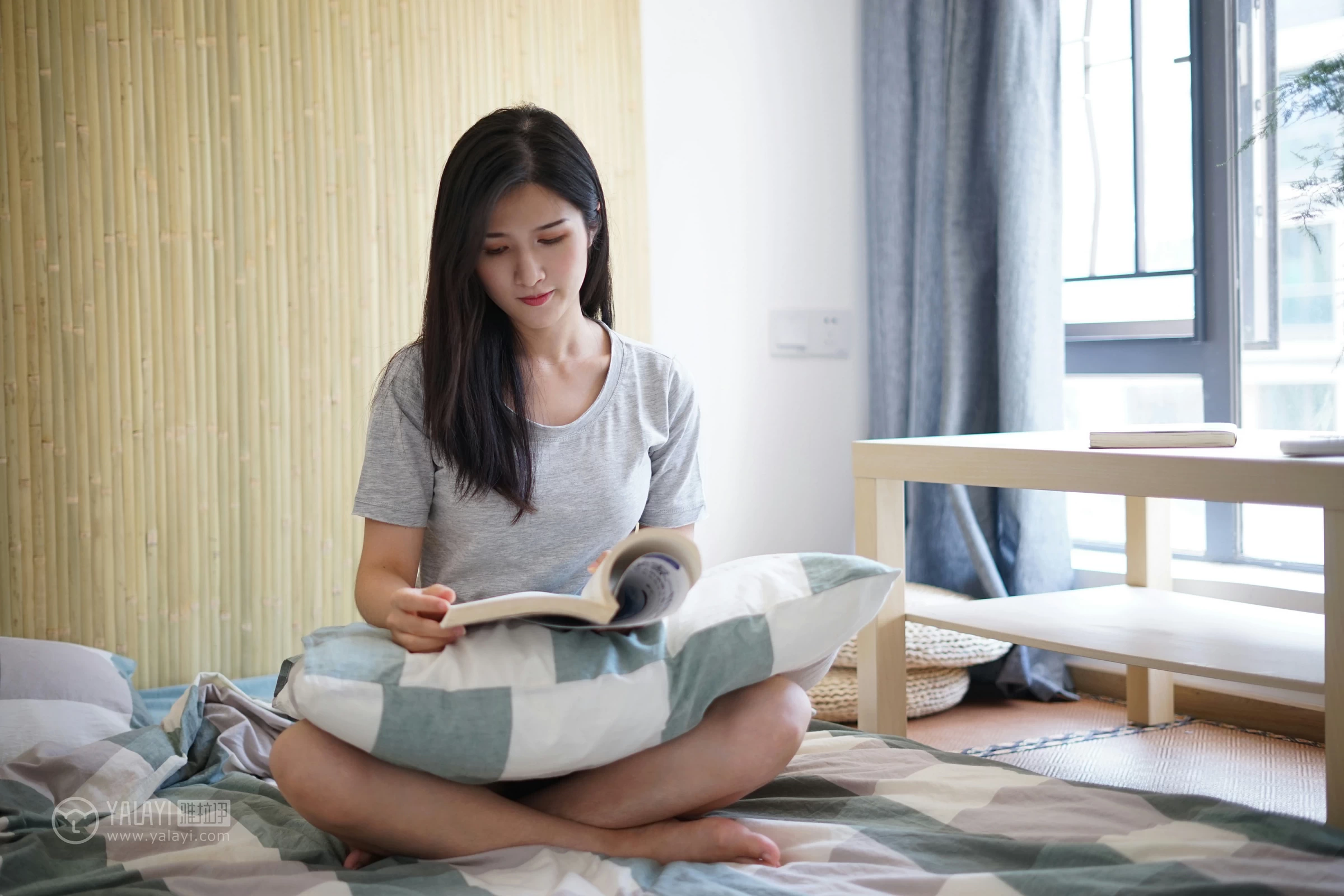 [YALAYI雅拉伊]NO.096 灰色渐白 塔塔 灰色短袖加灰色内衣性感私房写真集第3张