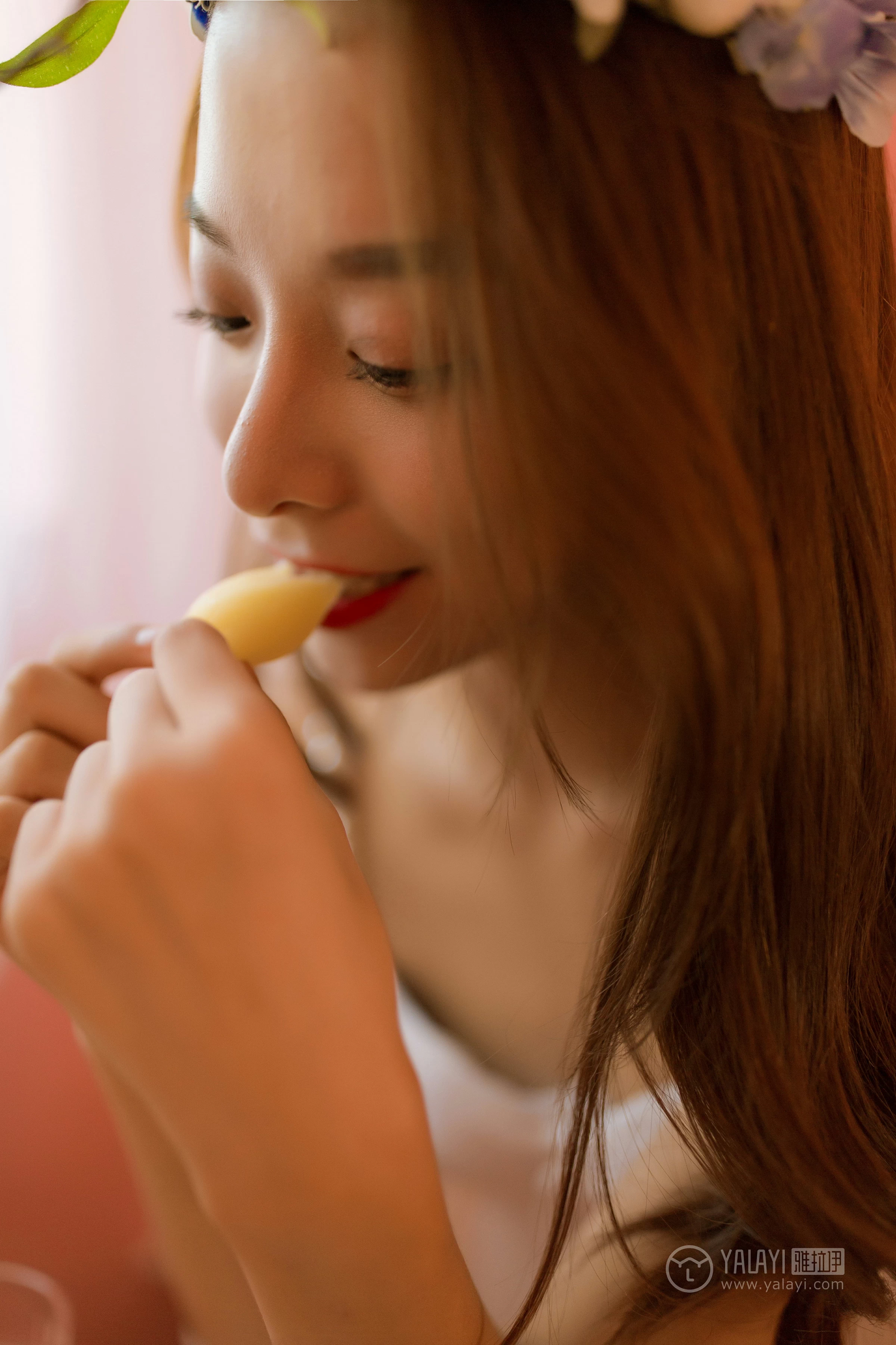 [YALAYI雅拉伊]NO.099 粉色系少女私房 倩微微 透视睡衣裙与白色蕾丝内衣性感私房写真集第9张