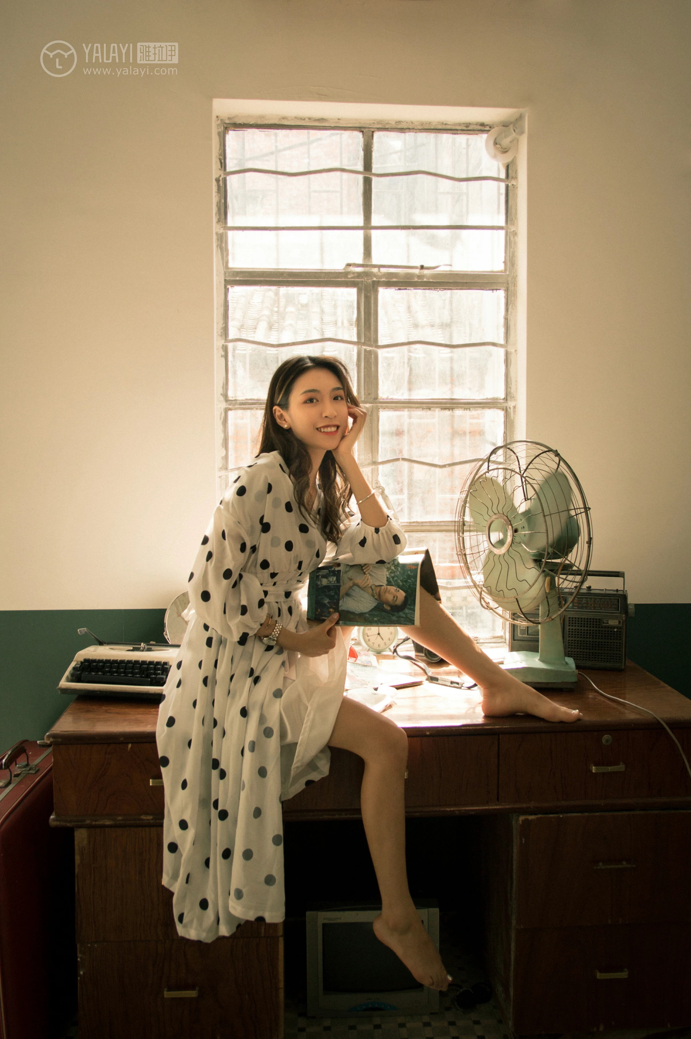 [YALAYI雅拉伊]NO.114 双面伊人 琳琳 琛琛 居家睡衣性感私房写真集第3张