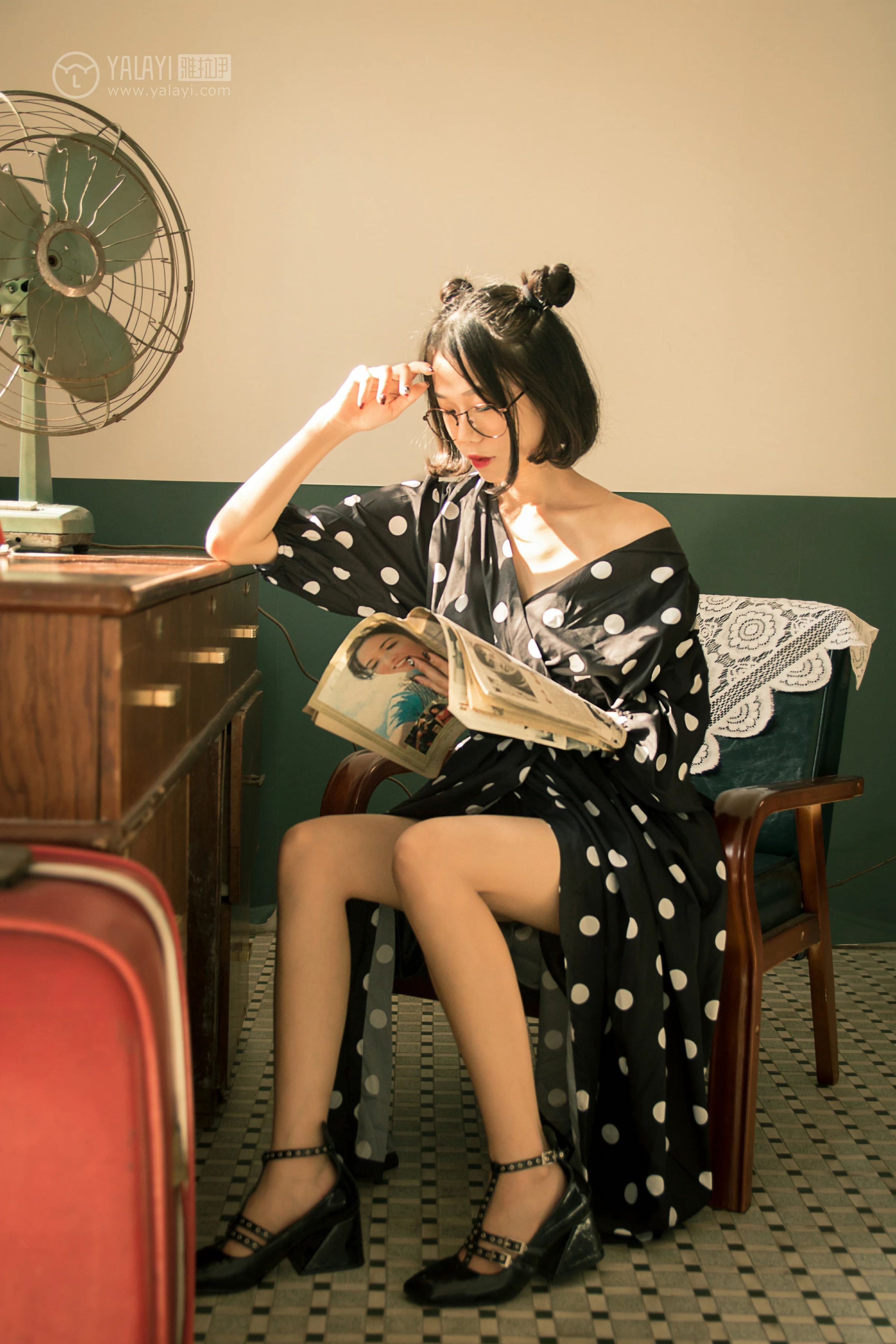 [YALAYI雅拉伊]NO.114 双面伊人 琳琳 琛琛 居家睡衣性感私房写真集第10张