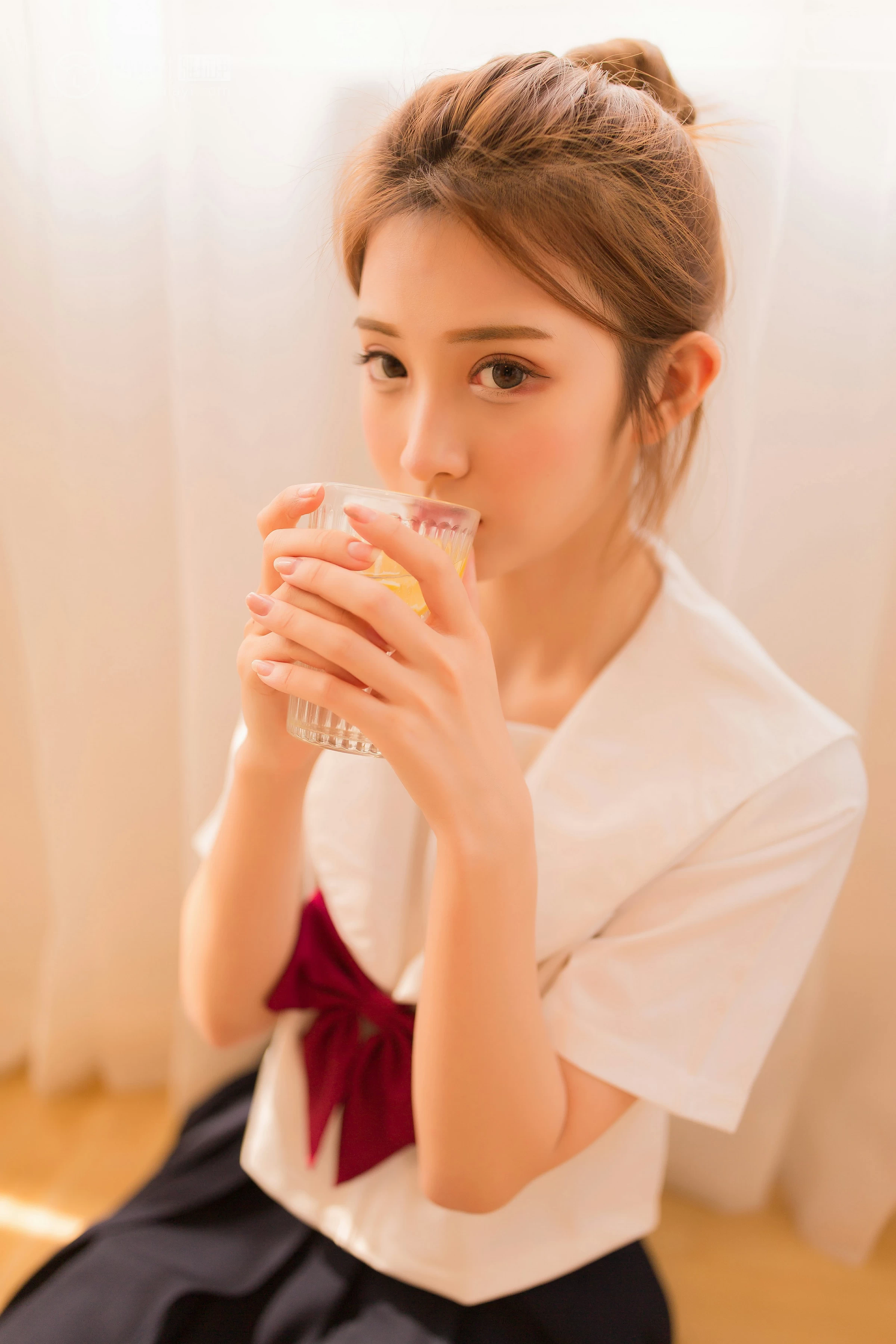 [YALAYI雅拉伊]NO.115 念念不忘 丸糯糯 高中女生制服与黑色短裙清纯私房写真集第7张