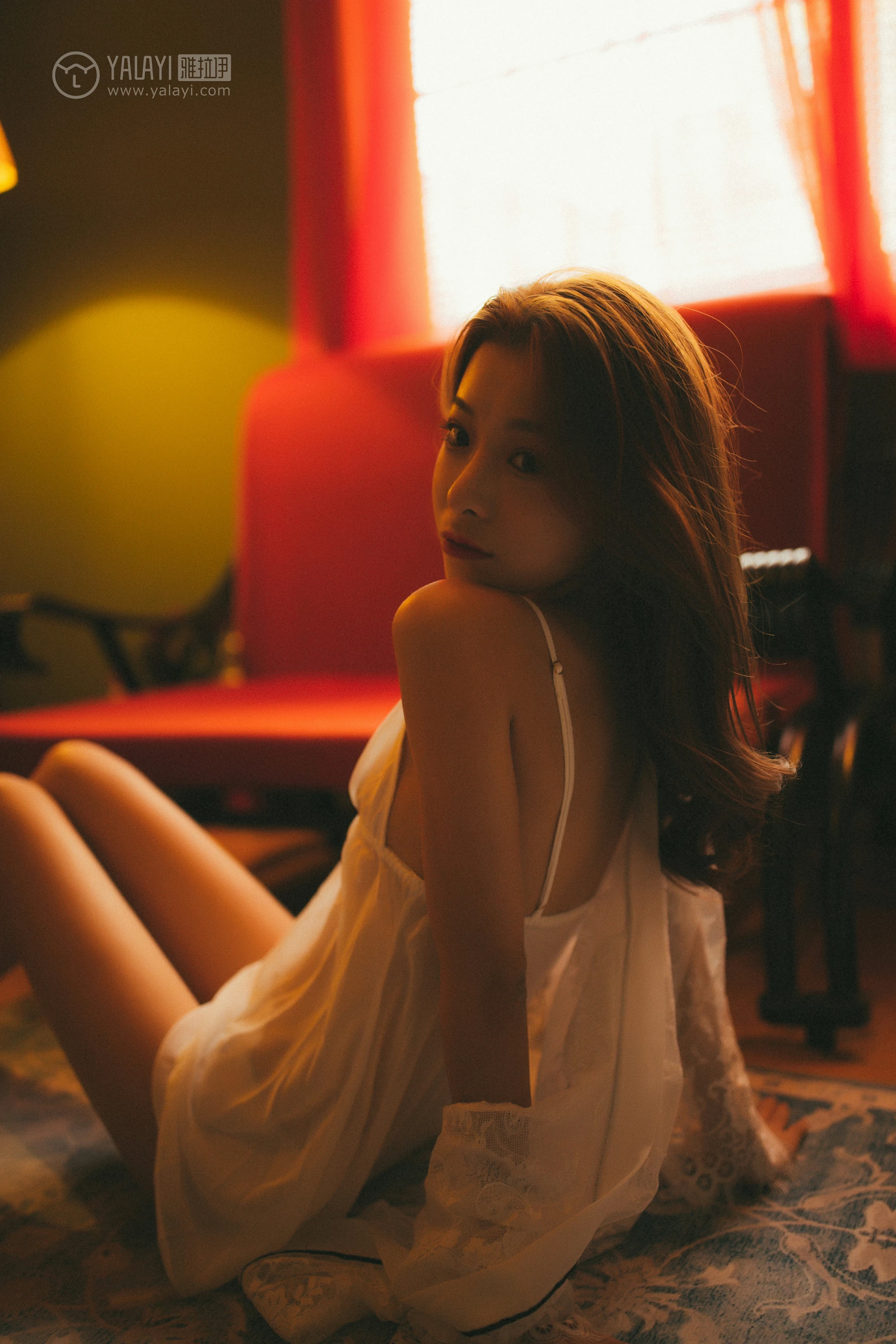 [YALAYI雅拉伊]NO.116 我在等你 倩微微 透视镂空睡衣加白色蕾丝情趣内衣性感私房写真集第13张