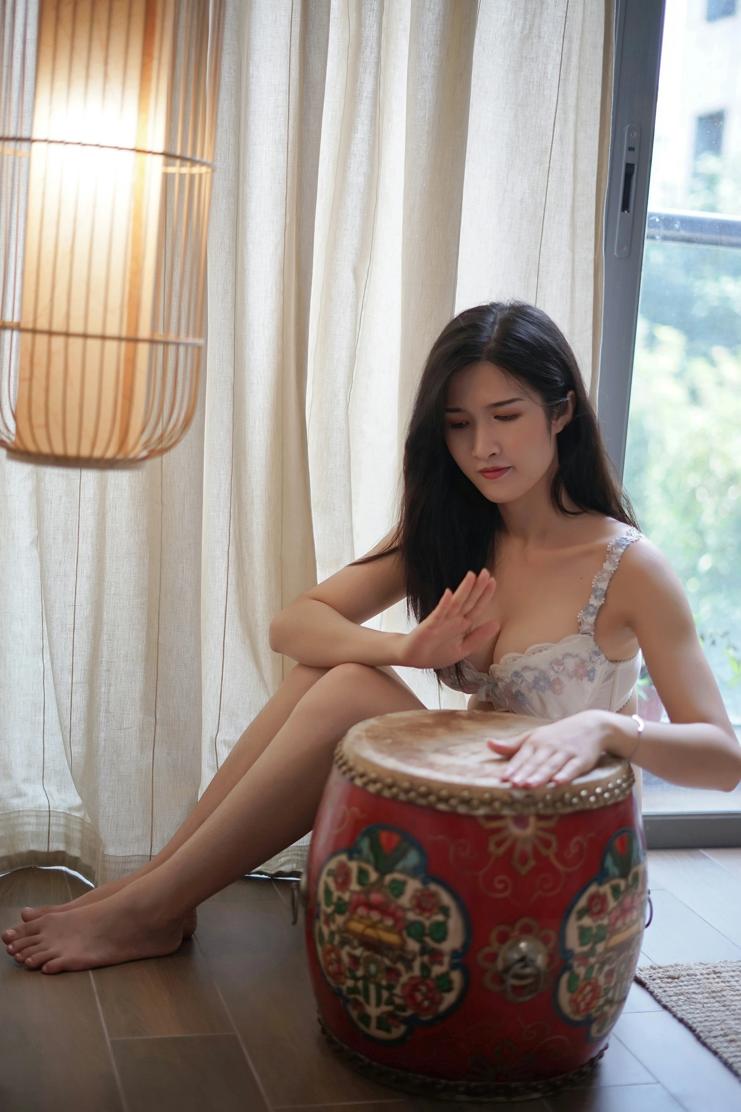 [YALAYI雅拉伊]NO.127 壹日 塔塔 白色吊带睡衣加蕾丝内衣性感私房写真集第11张