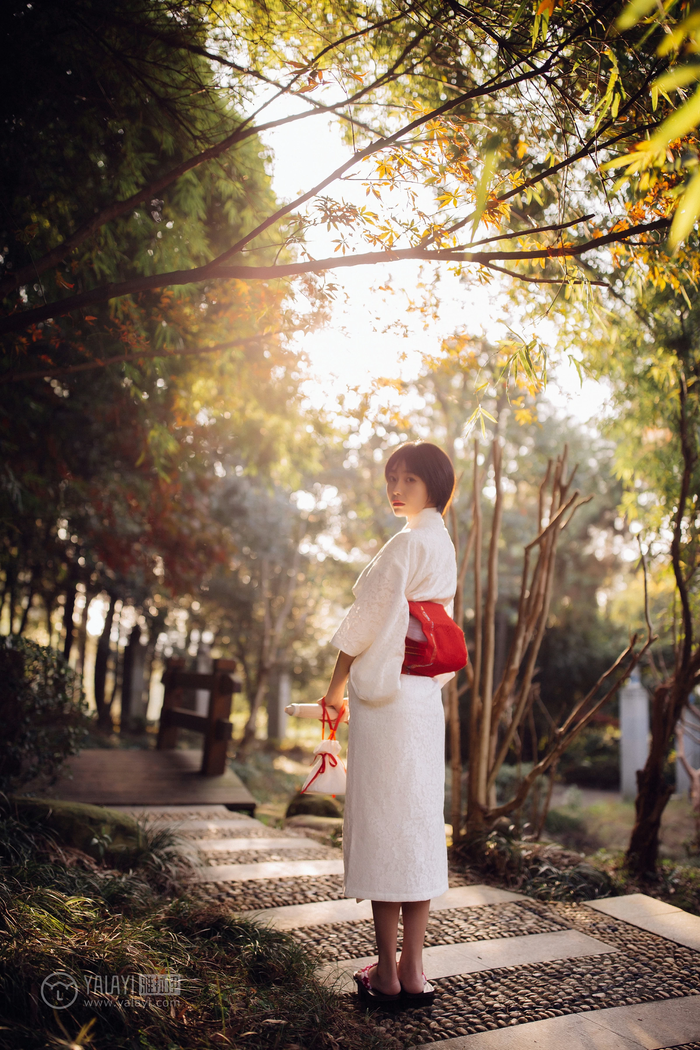 [YALAYI雅拉伊]NO.136 夕阳下的和风少女 静静 白色透视镂空和服性感私房写真集第9张