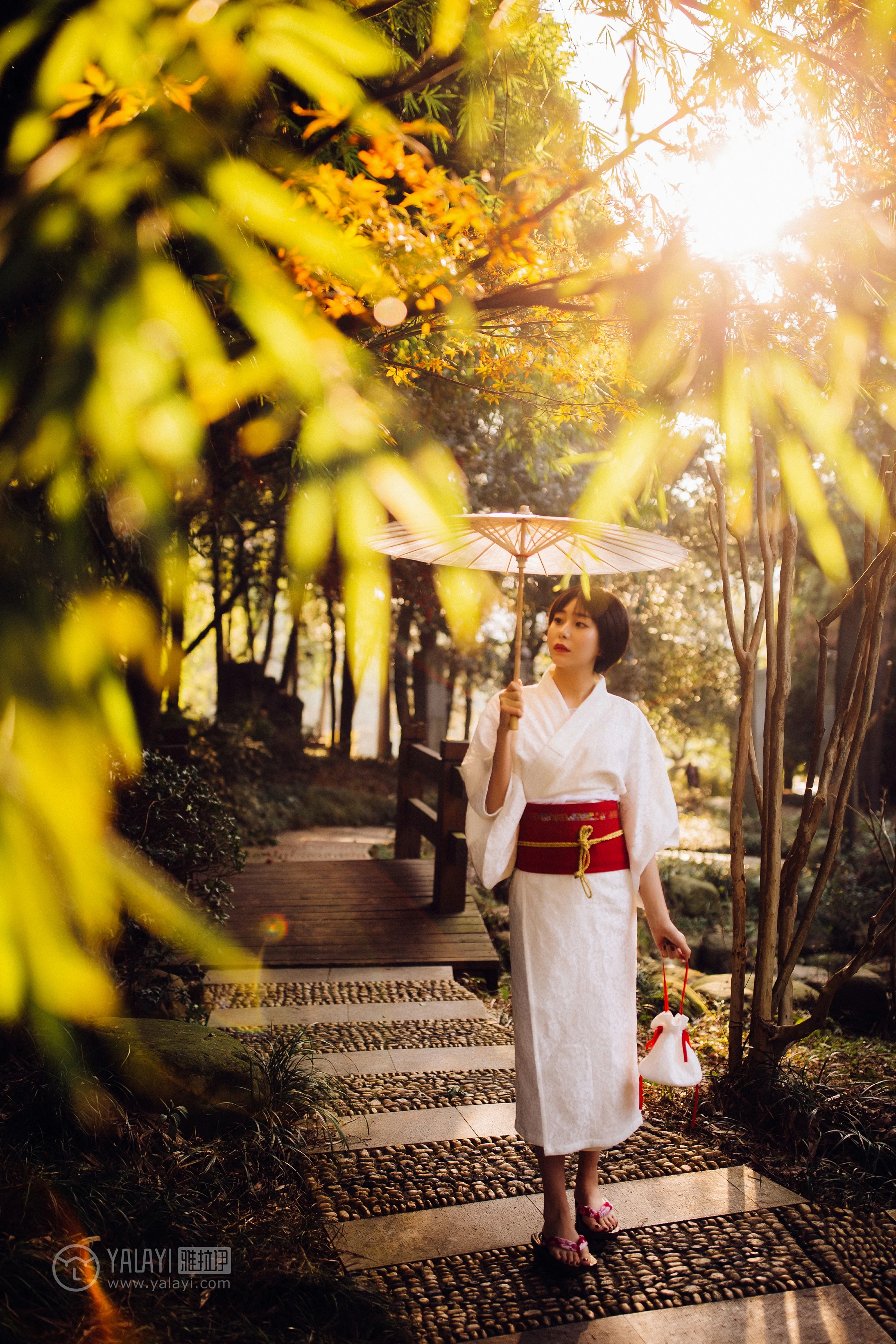 [YALAYI雅拉伊]NO.136 夕阳下的和风少女 静静 白色透视镂空和服性感私房写真集第10张