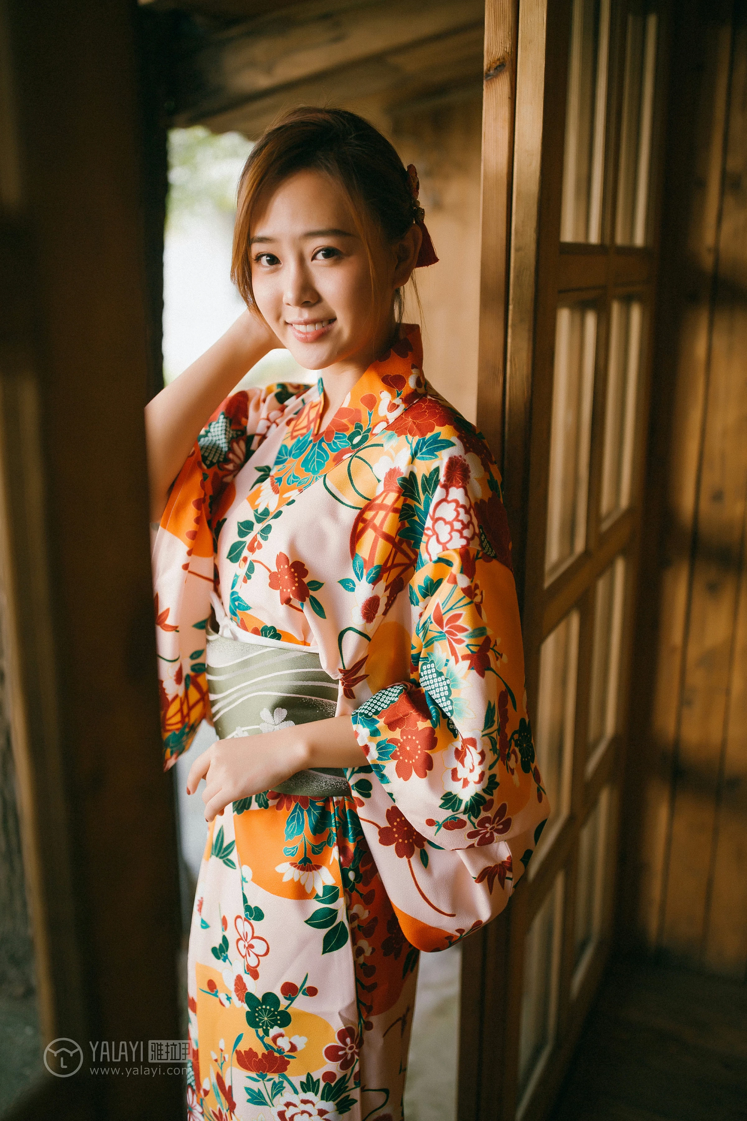 [YALAYI雅拉伊]NO.140 日清和室 张雨青 碎花和服性感私房写真集第3张