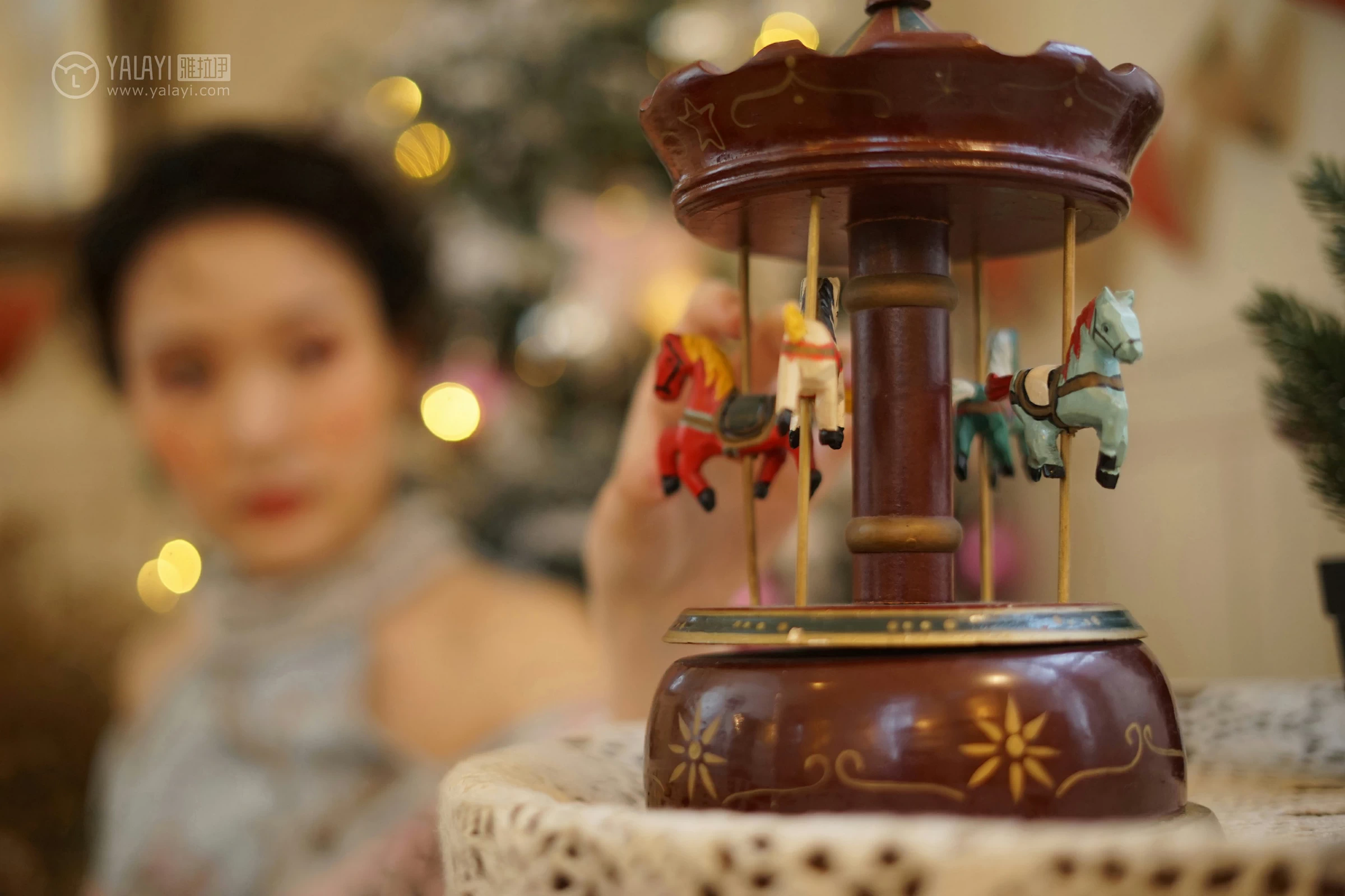 [YALAYI雅拉伊]NO.155 等2 奥莉 吊脖连衣裙 优雅端庄私房写真集第5张