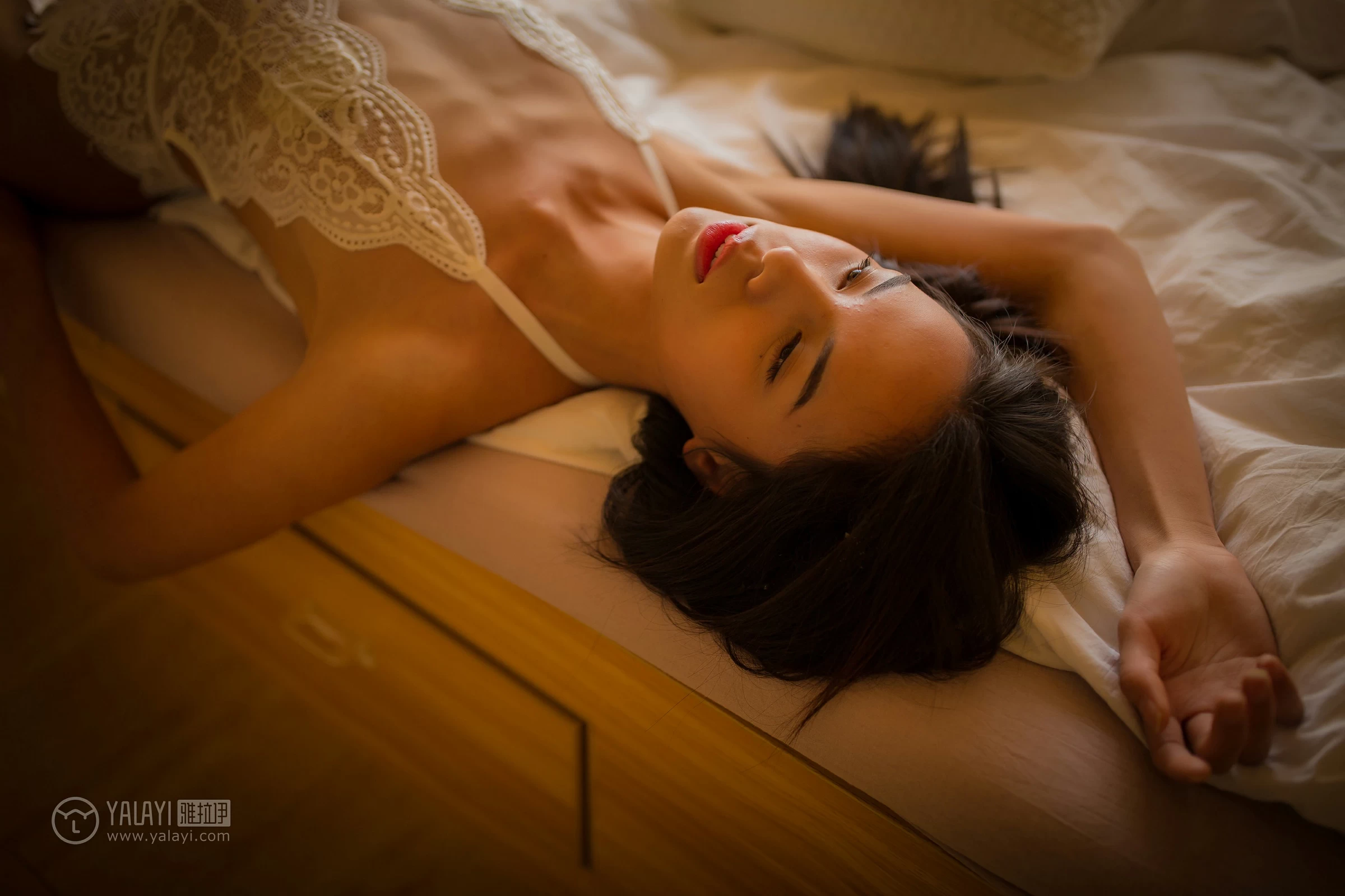 [YALAYI雅拉伊]NO.142 情迷爱人 Regina 白色连体透视情趣内衣性感私房写真集第6张