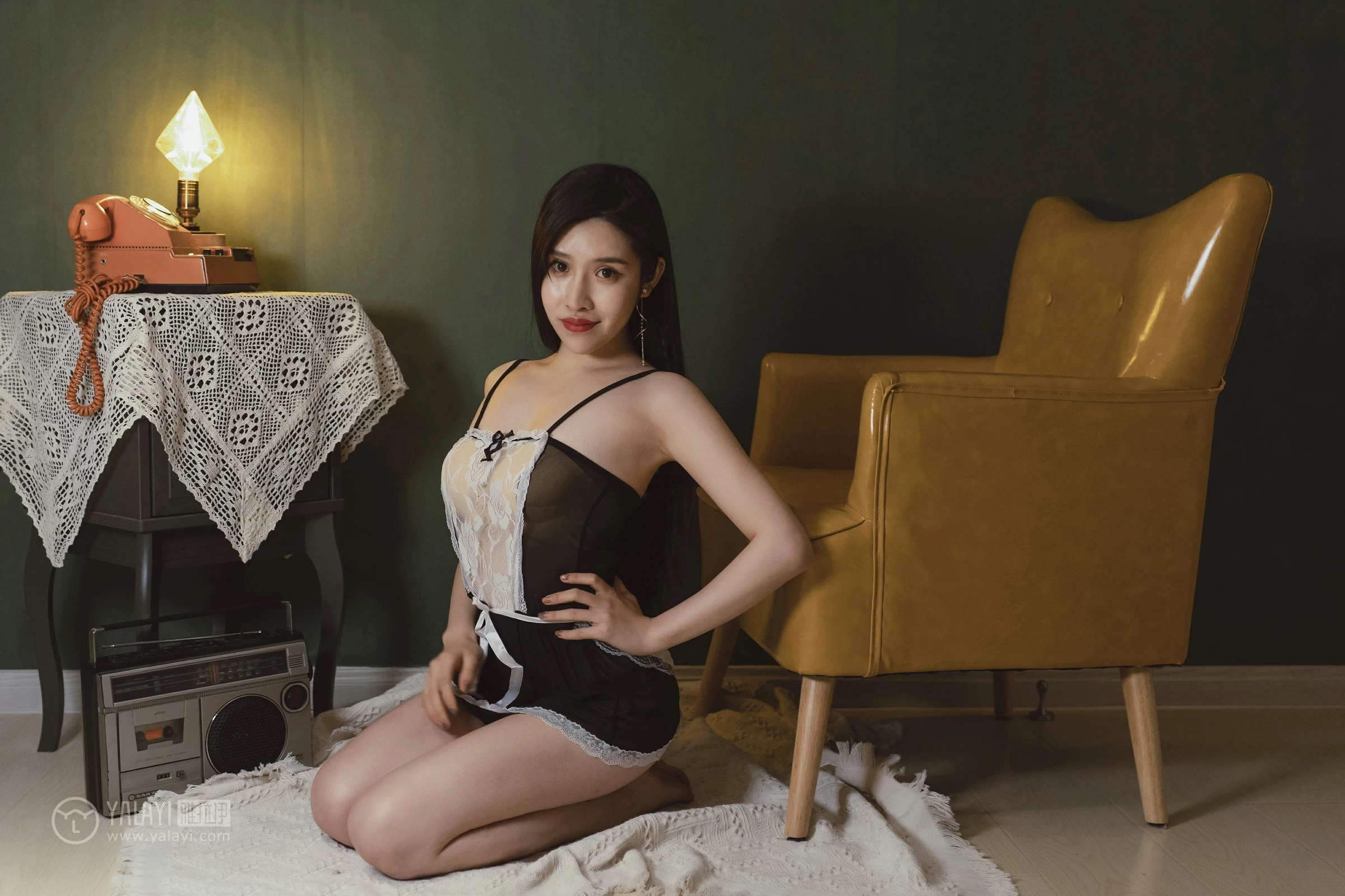 [YALAYI雅拉伊]NO.143 黑咖啡 颖莹 黑色吊带透视女仆制服裙性感私房写真集第1张