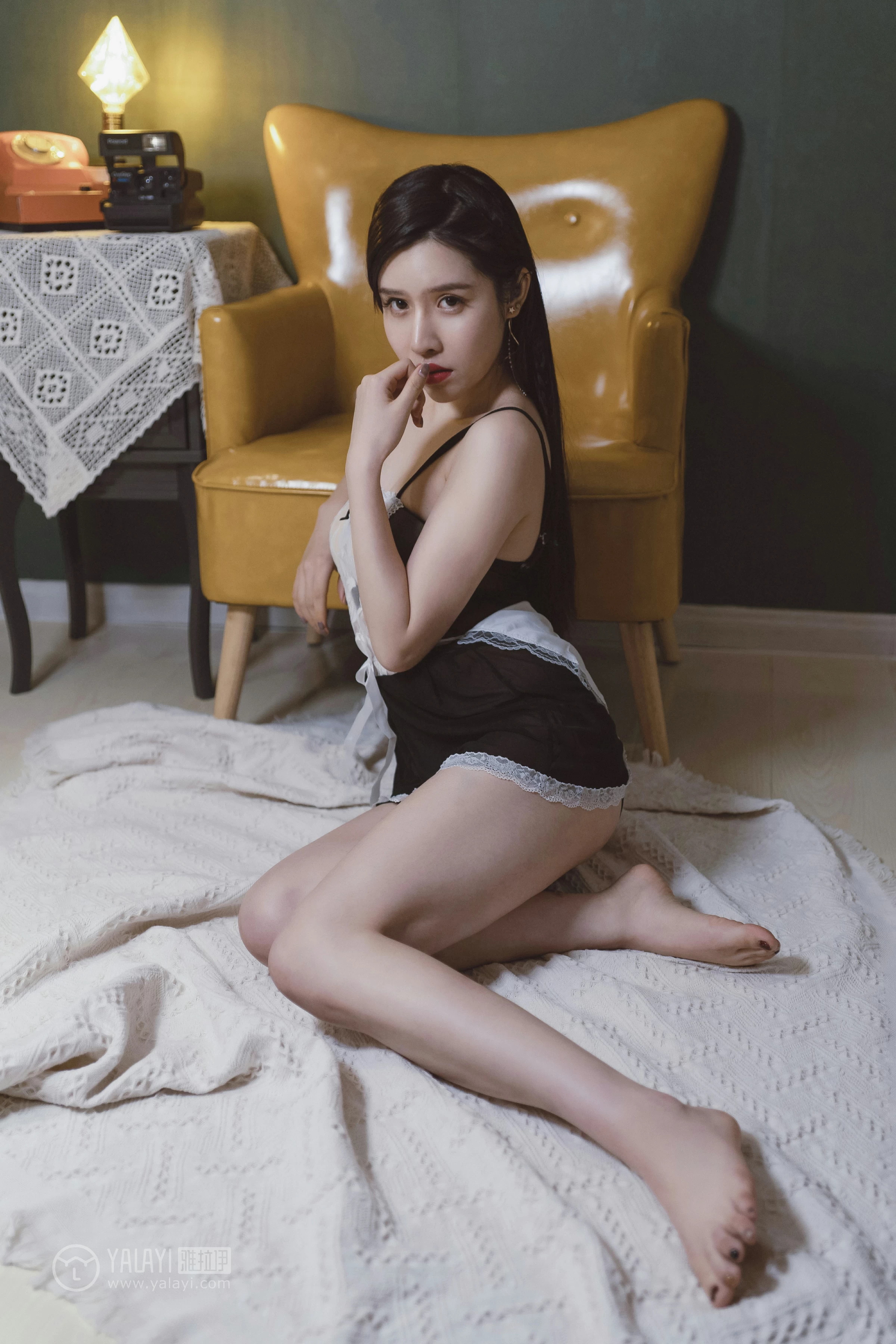 [YALAYI雅拉伊]NO.143 黑咖啡 颖莹 黑色吊带透视女仆制服裙性感私房写真集第17张