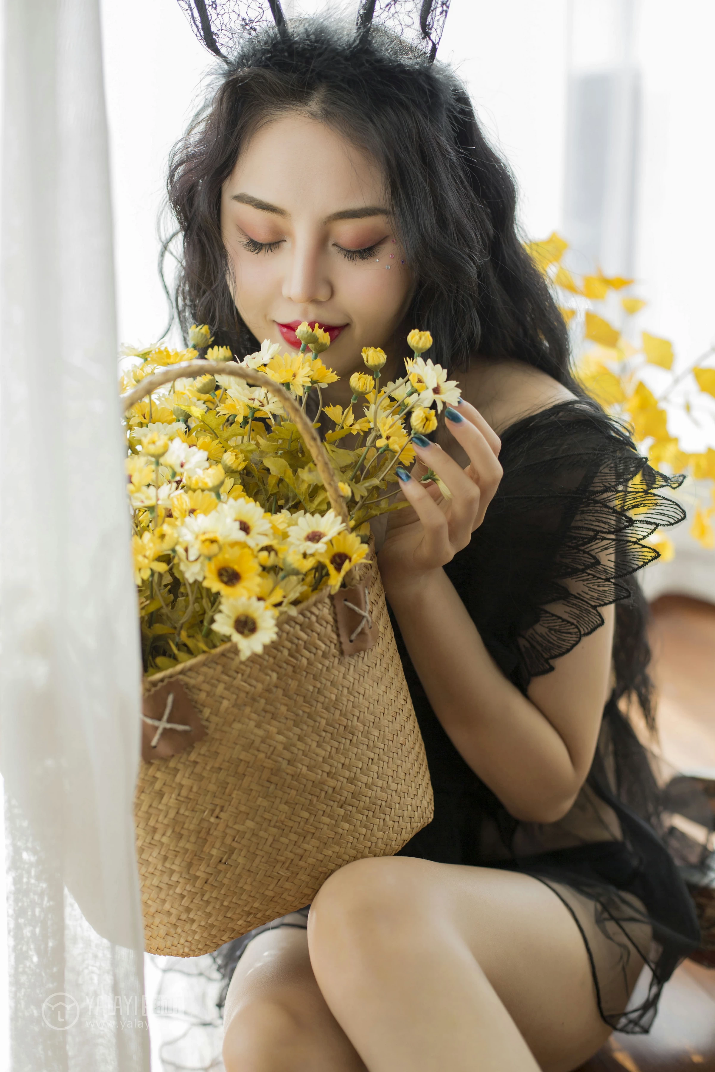 [YALAYI雅拉伊]NO.157 童话 凉儿 黑色透视情趣睡衣裙性感私房写真集第4张