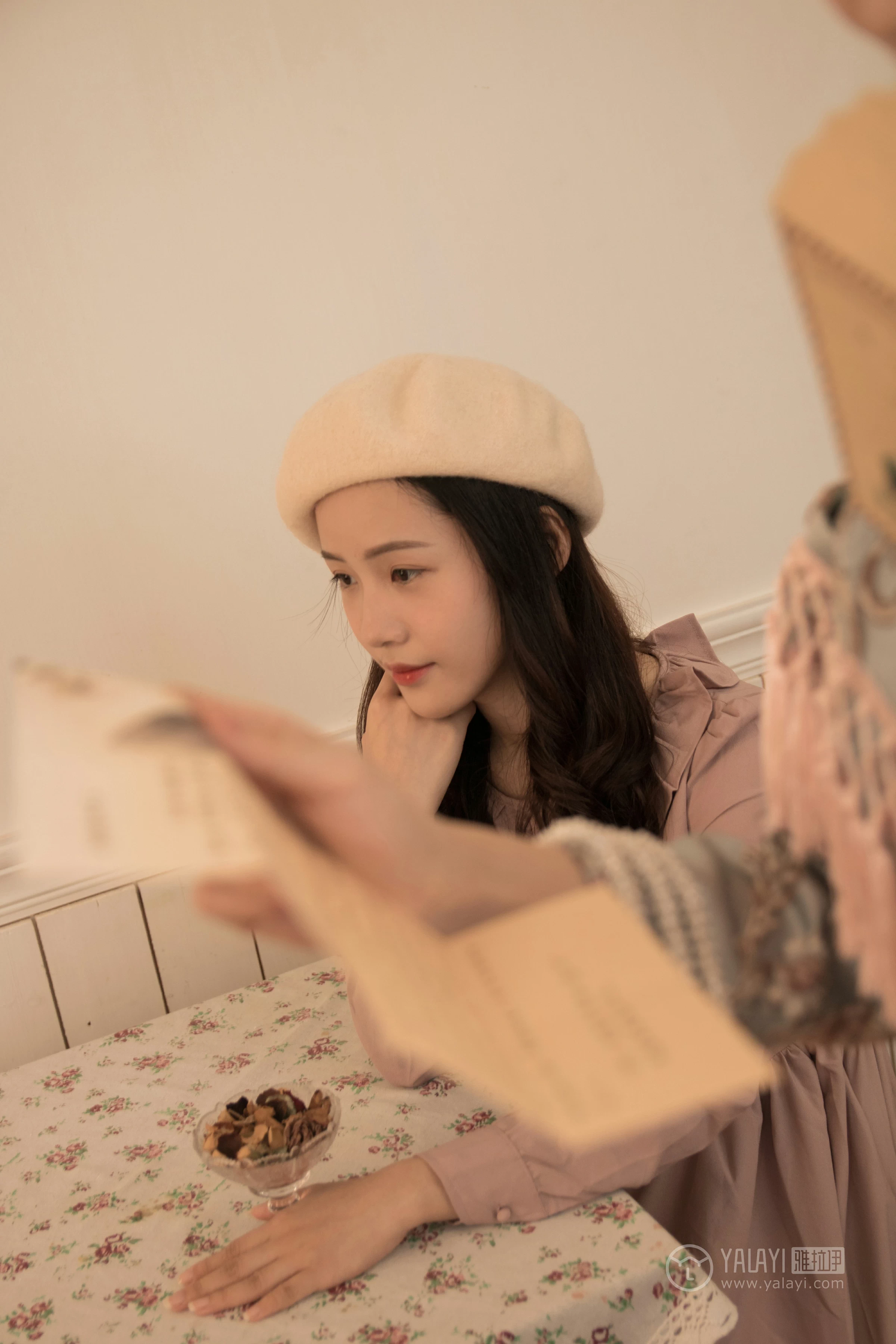 [YALAYI雅拉伊]NO.158 独白 卡柔 粉色连衣裙清纯可爱私房写真集第11张