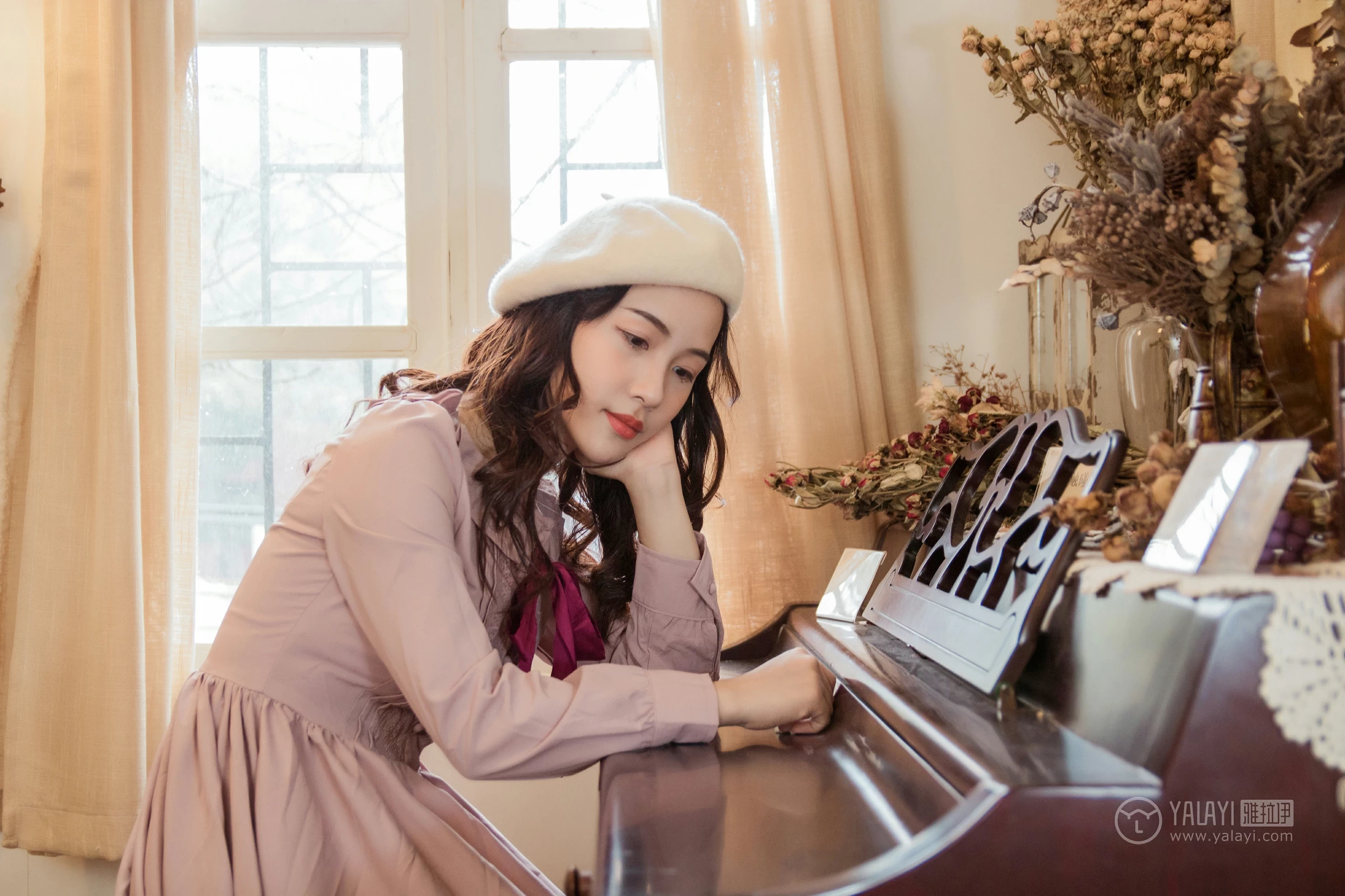 [YALAYI雅拉伊]NO.158 独白 卡柔 粉色连衣裙清纯可爱私房写真集第4张