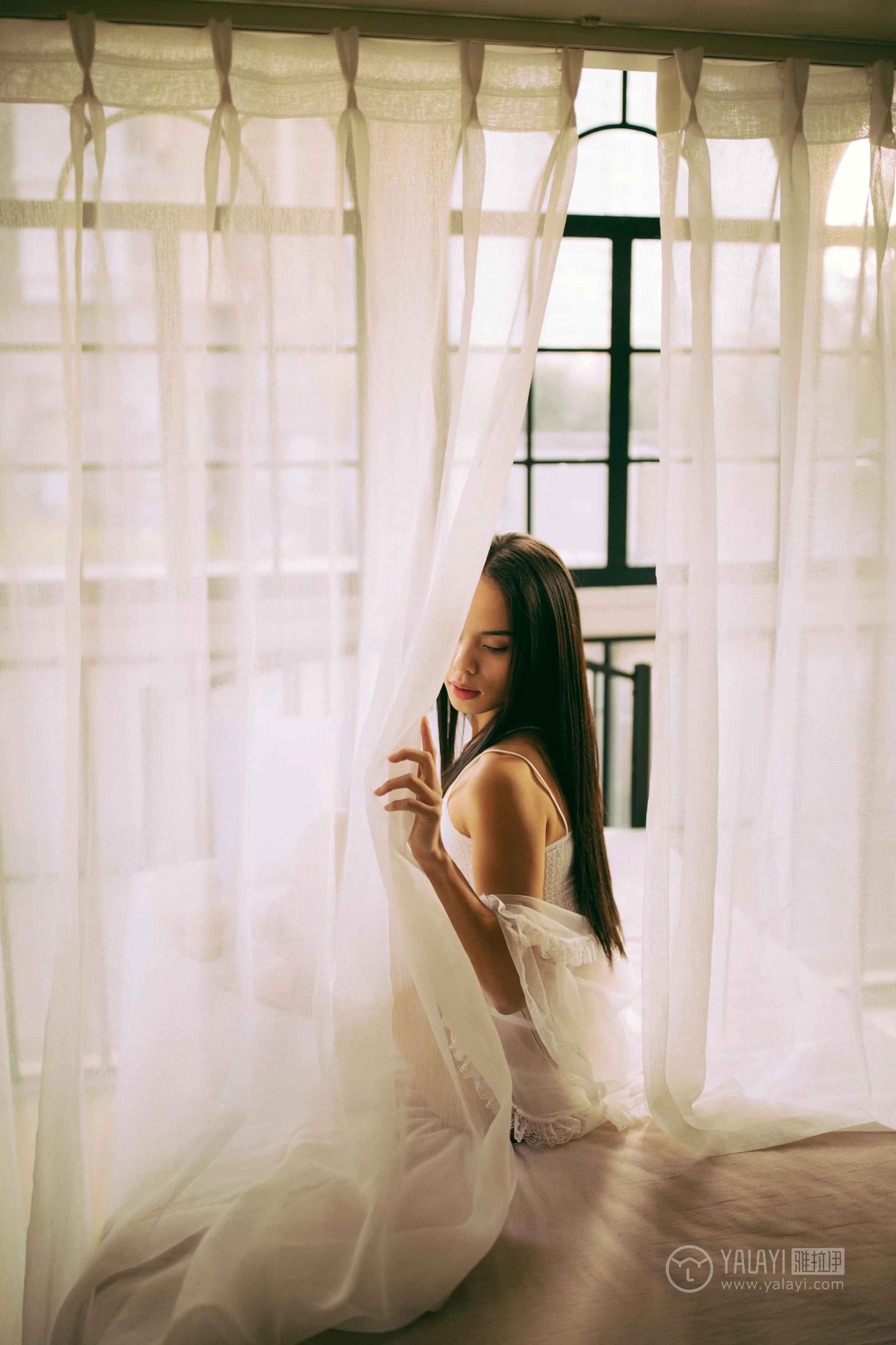 [YALAYI雅拉伊]No.166 异国风情 Regina 白色透视睡衣加蕾丝内衣性感私房写真集第5张