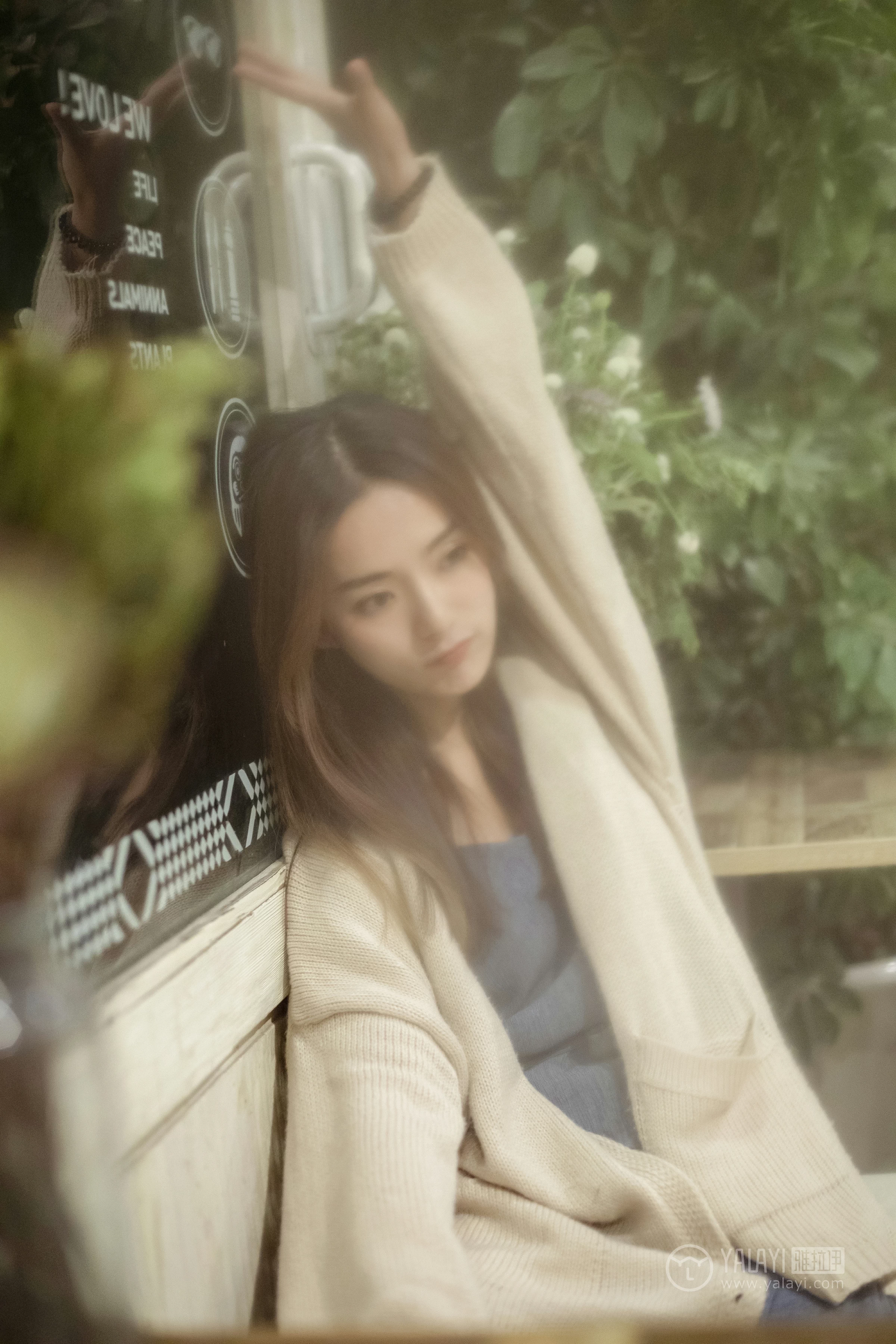 [YALAYI雅拉伊]No.175 不如和我虚度时光 白日梦 米色外套加灰色吊带连衣裙性感私房写真集第10张