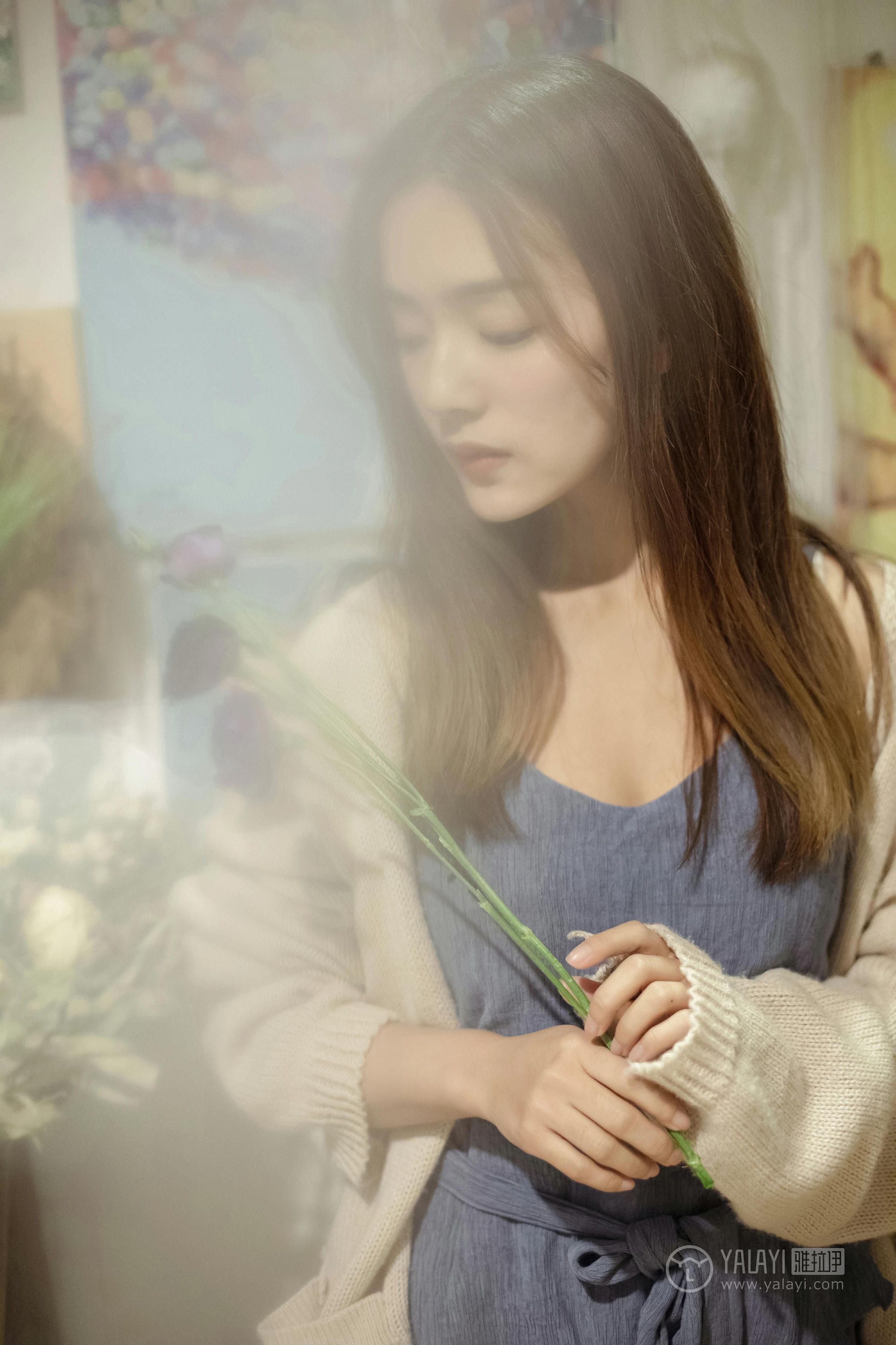 [YALAYI雅拉伊]No.175 不如和我虚度时光 白日梦 米色外套加灰色吊带连衣裙性感私房写真集第15张