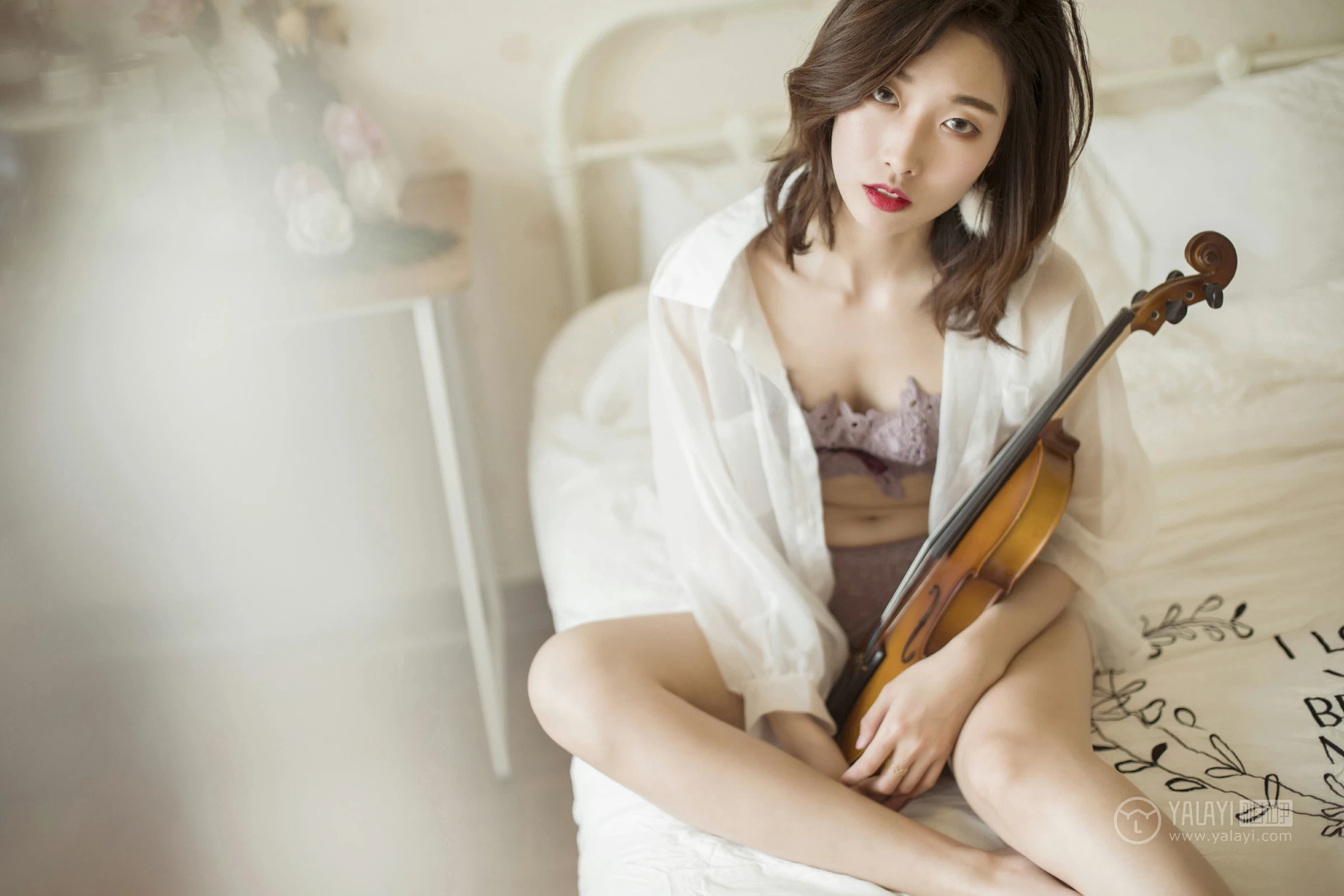 [YALAYI雅拉伊]No.176 心梦 佳佳 白色透视睡衣加蕾丝内衣性感私房写真集第18张