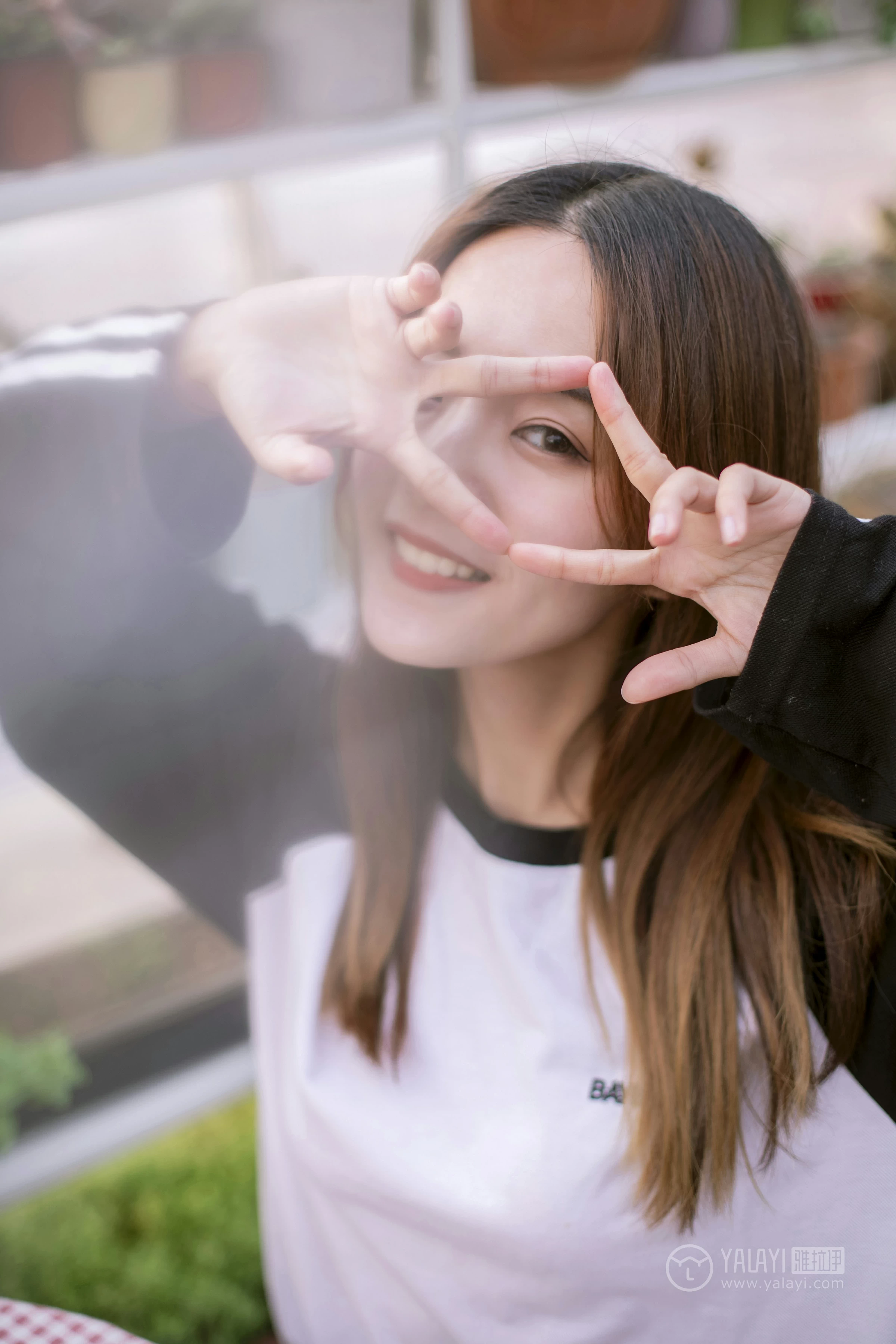 [YALAYI雅拉伊] No.180 我想有个花园 白日梦 黑白卫衣加紧身牛仔裤清纯可爱私房写真集第13张