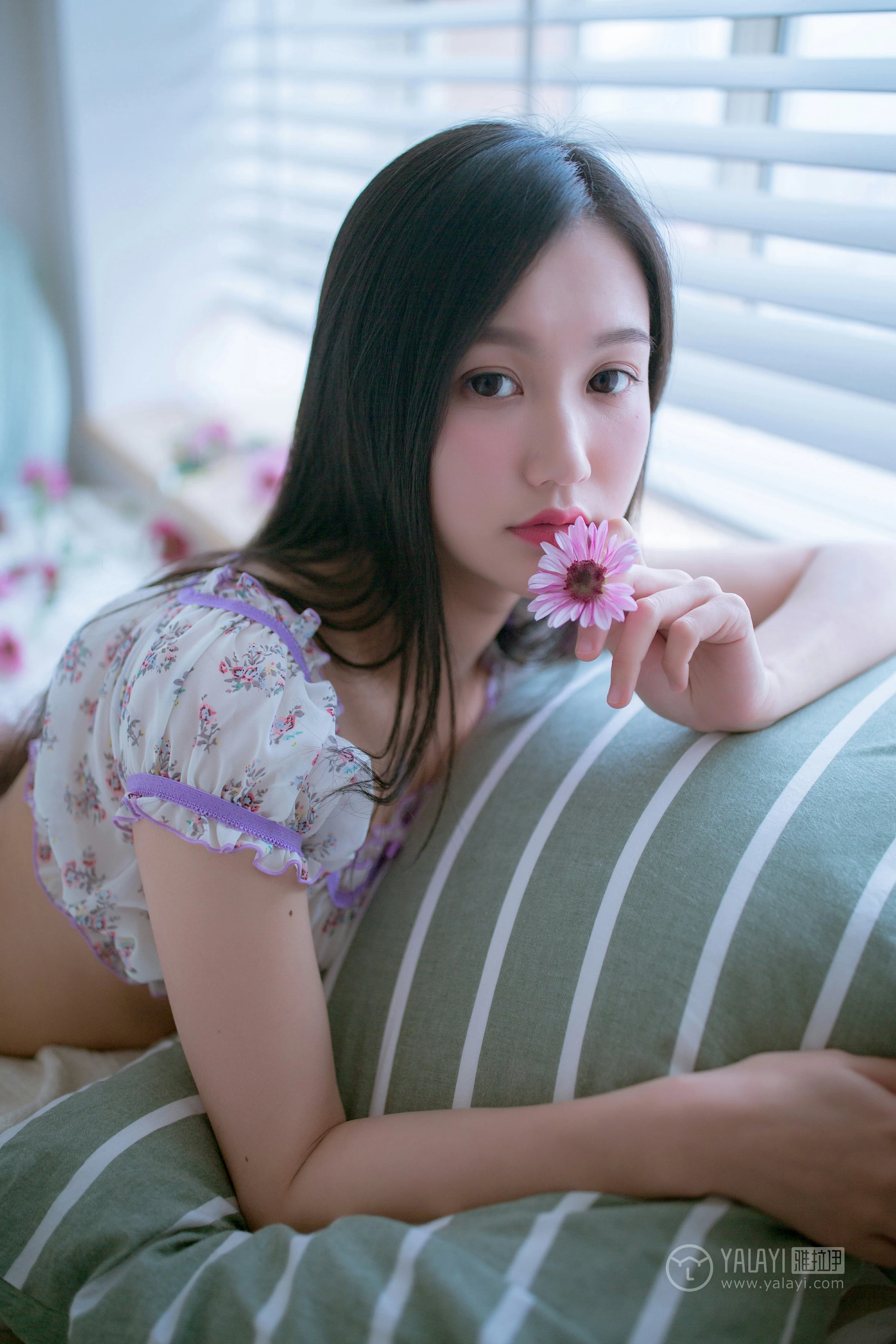 [YALAYI雅拉伊]No.185 你是我手里那束花 仙女不会灰 白色镂空睡衣加透视情趣内衣性感私房写真集第15张