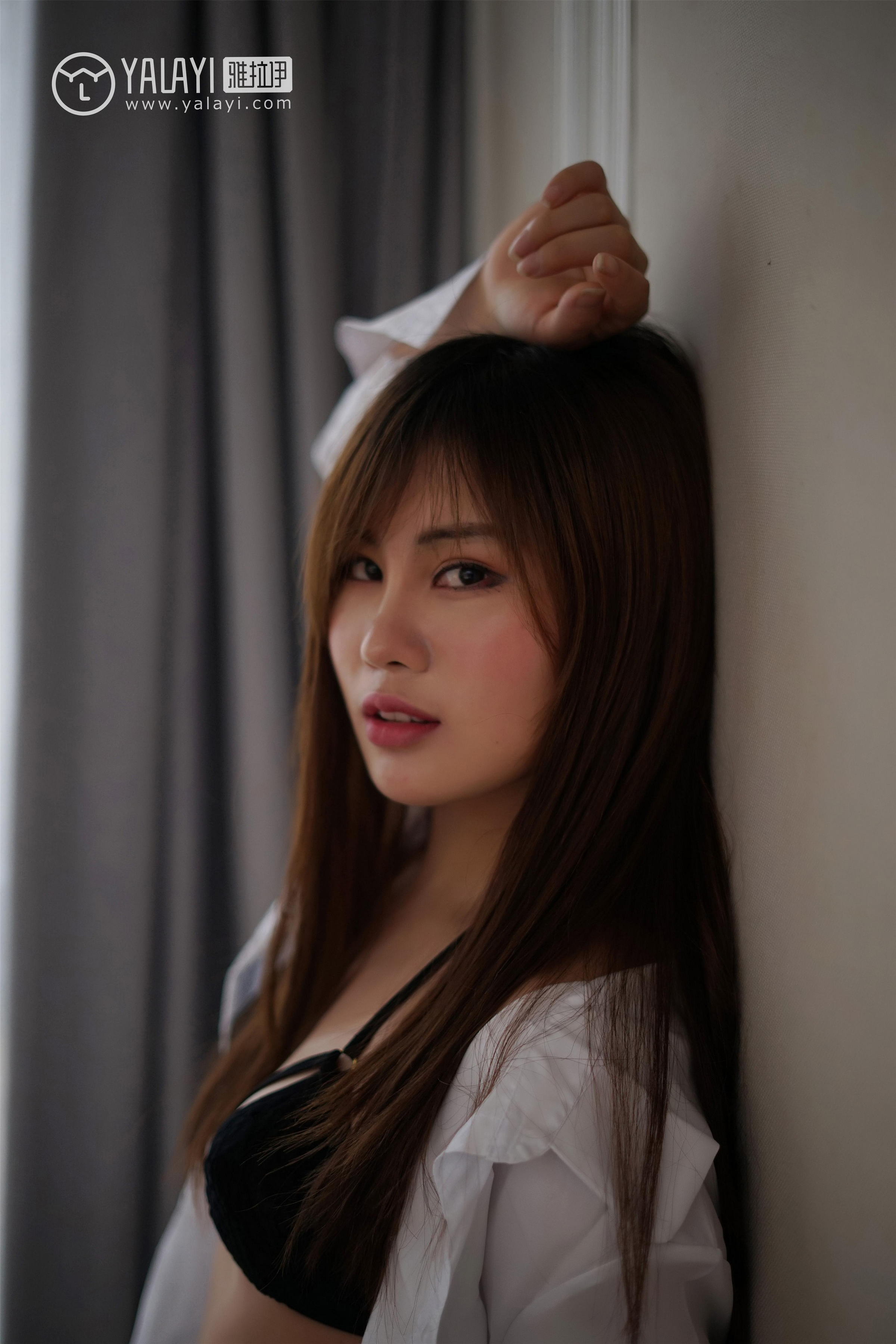 [YALAYI雅拉伊]NO.002 妮妮的黑丝诱惑 艾妮妮 性感女警官制服与短裙加黑色丝袜美腿私房写真集第12张