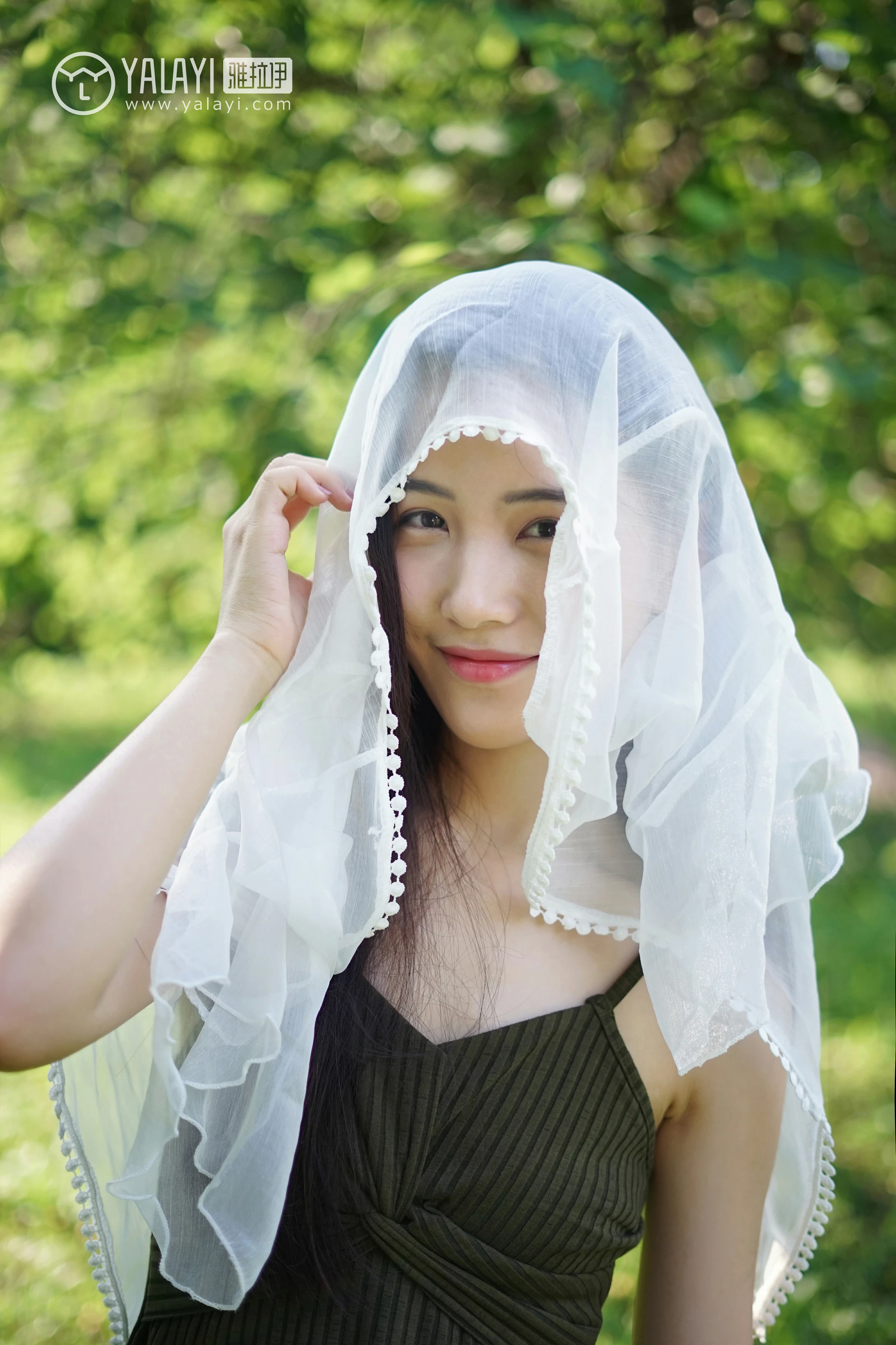 [YALAYI雅拉伊]NO.027 校园邂逅 卡柔 白色短袖加灰色短裙与吊带连衣裙性感私房写真集第13张